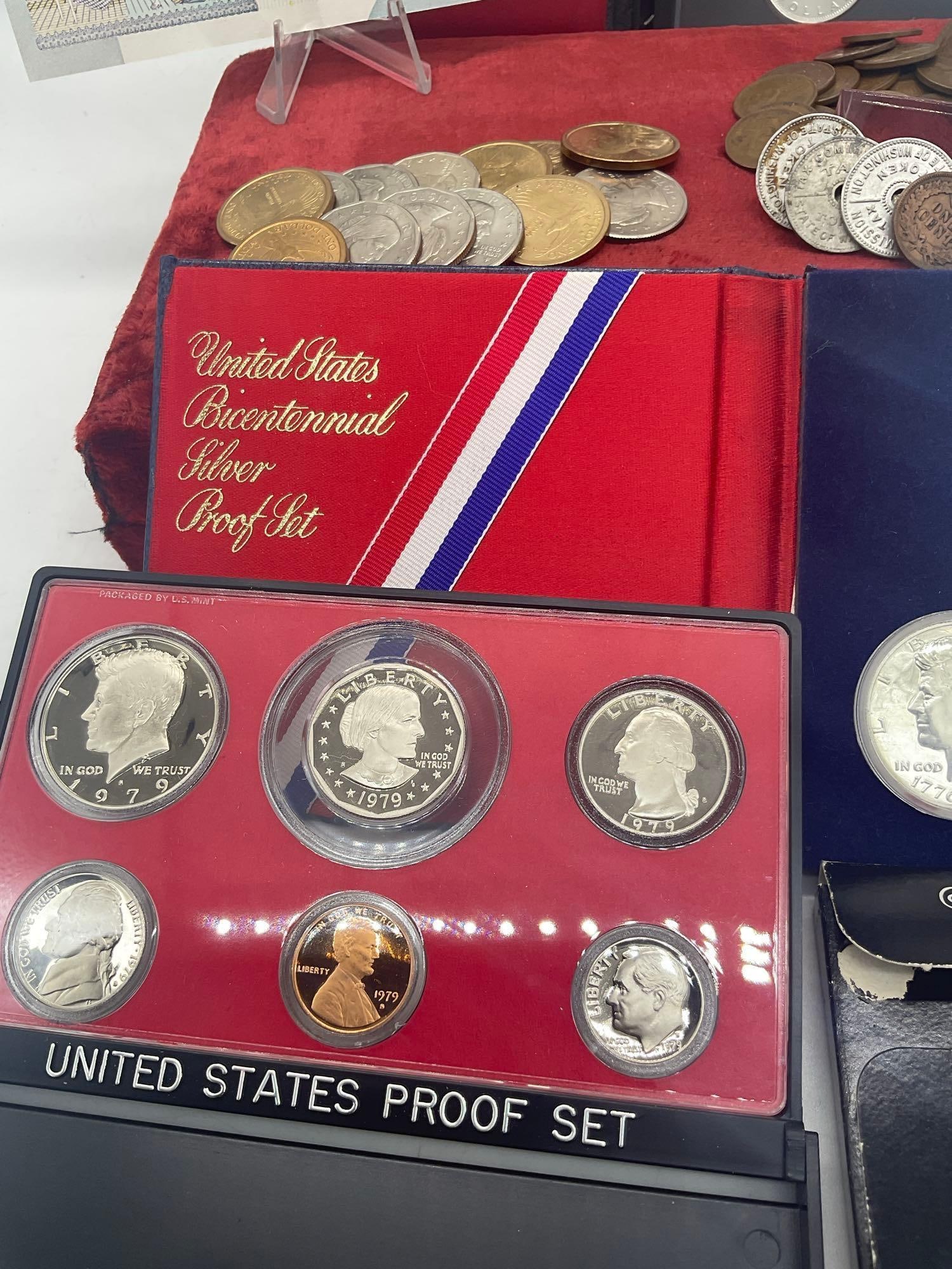 Canadian & US coins, 5 # English Note, wheat pennies, Bicentennial Silver 3 coin set etc - 3