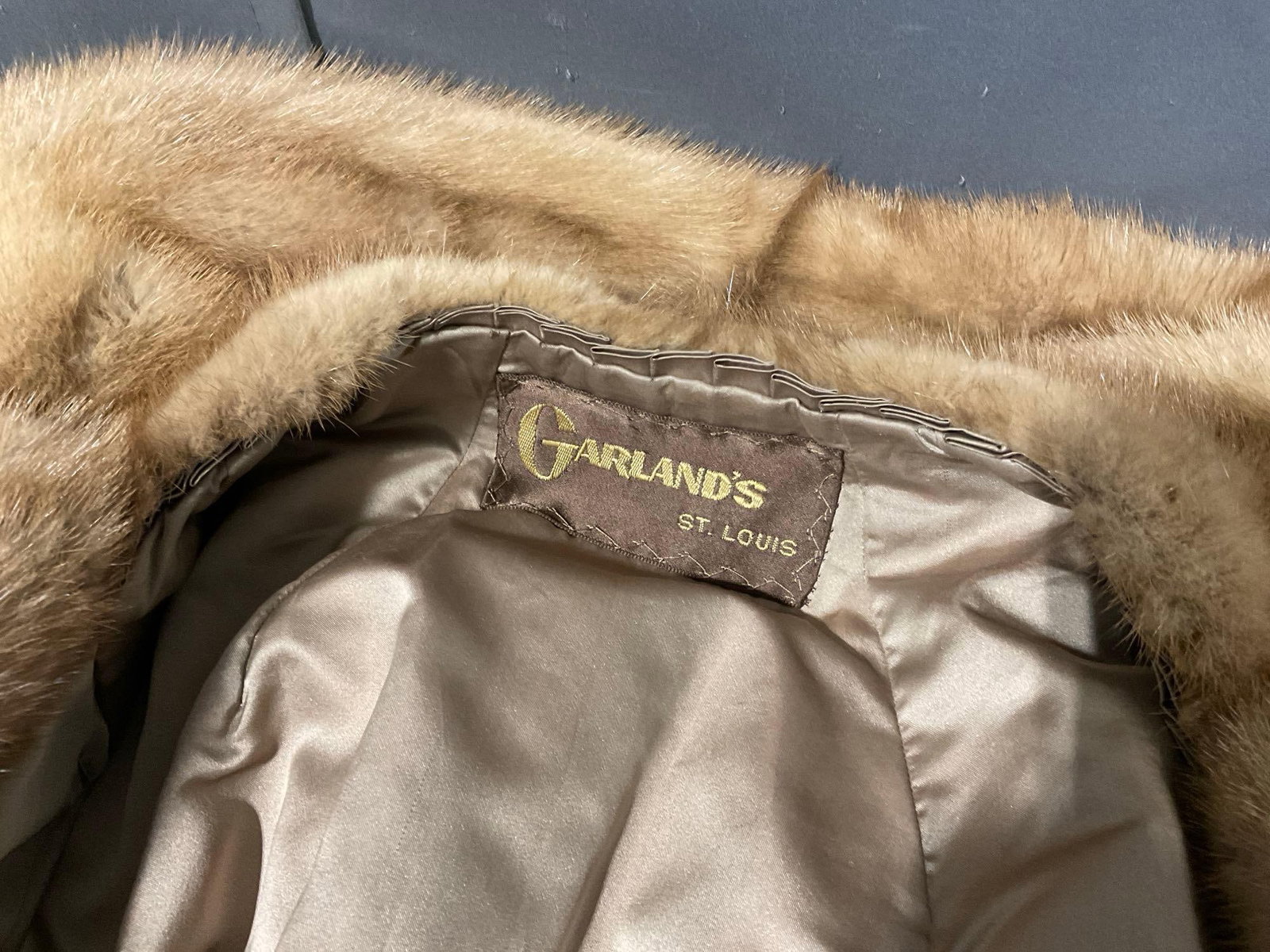 Brown Mink Fur Jacket by Garlands, St Louis, 18x39 inches - 7