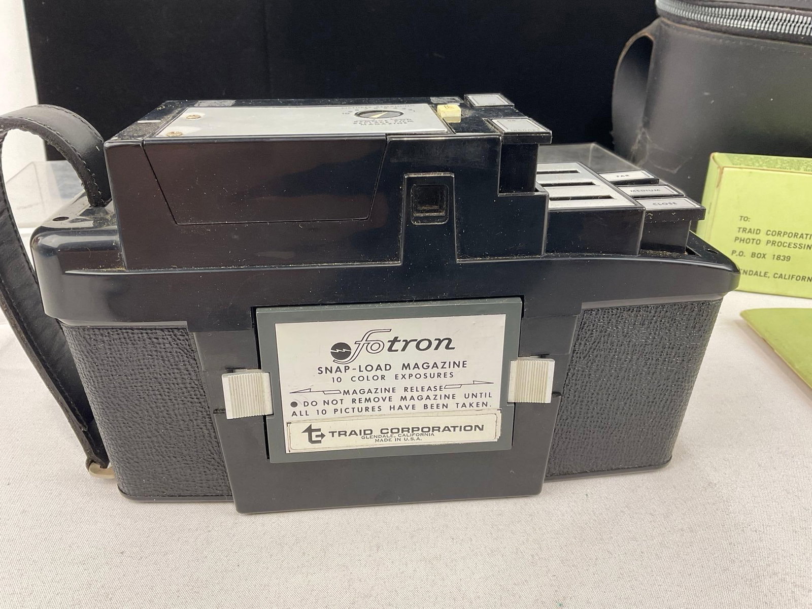 Vintage 1960s Traid Corporation Fotron Camera, w/Case, w/snap-load magazine - 5