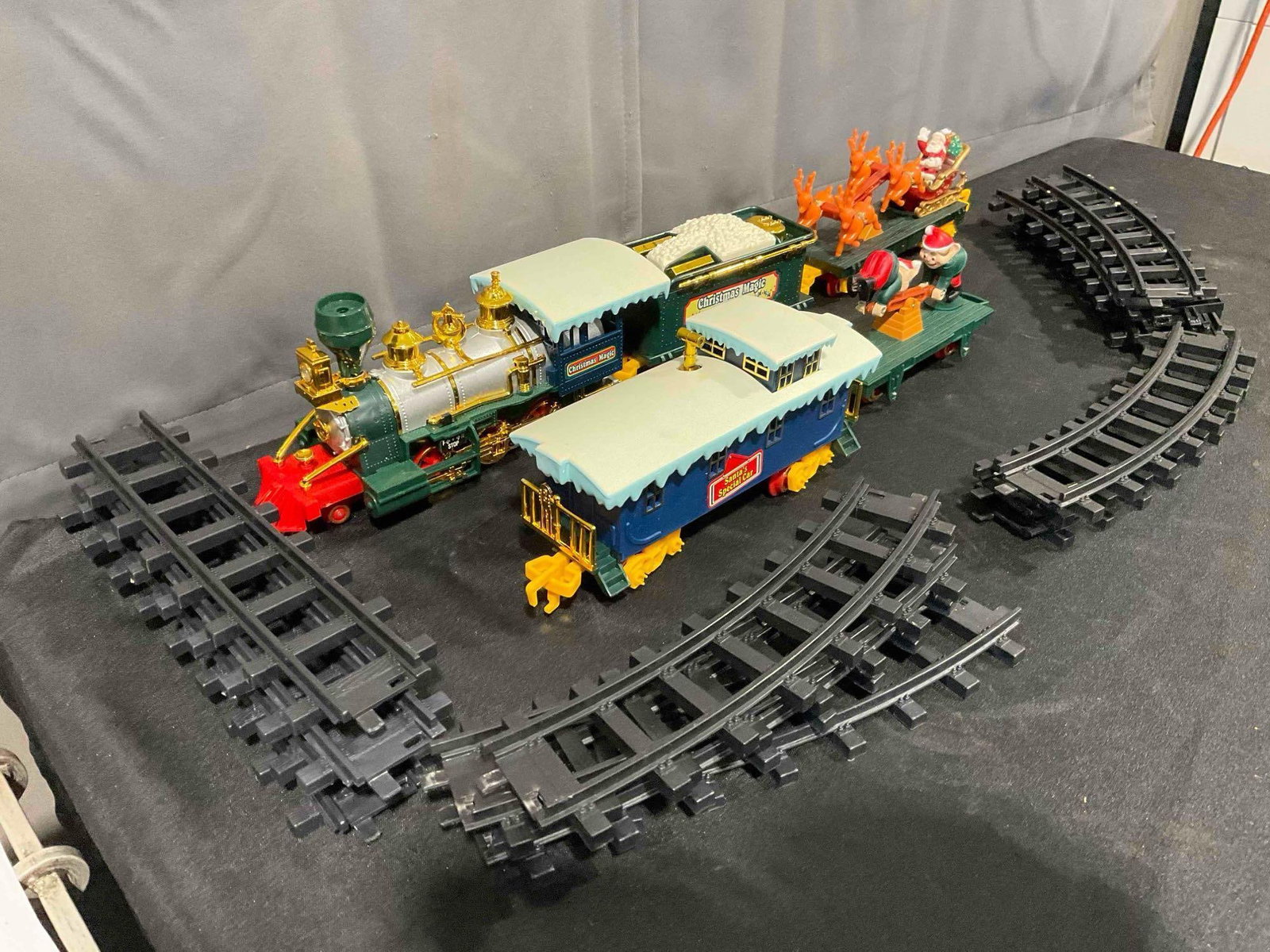 Vintage Animated Musical Christmas Train in Original Box. Not Working, Needs Batteries. See pics. - 3