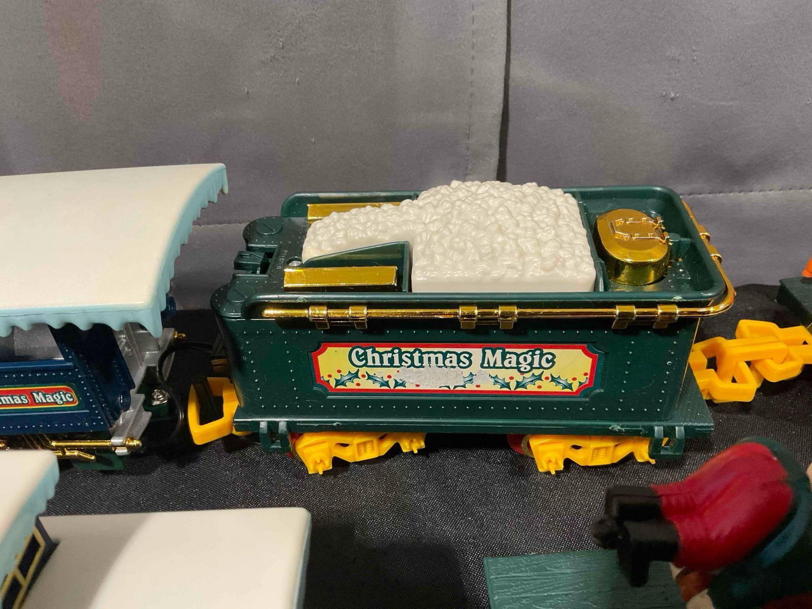 Vintage Animated Musical Christmas Train in Original Box. Not Working, Needs Batteries. See pics. - 4