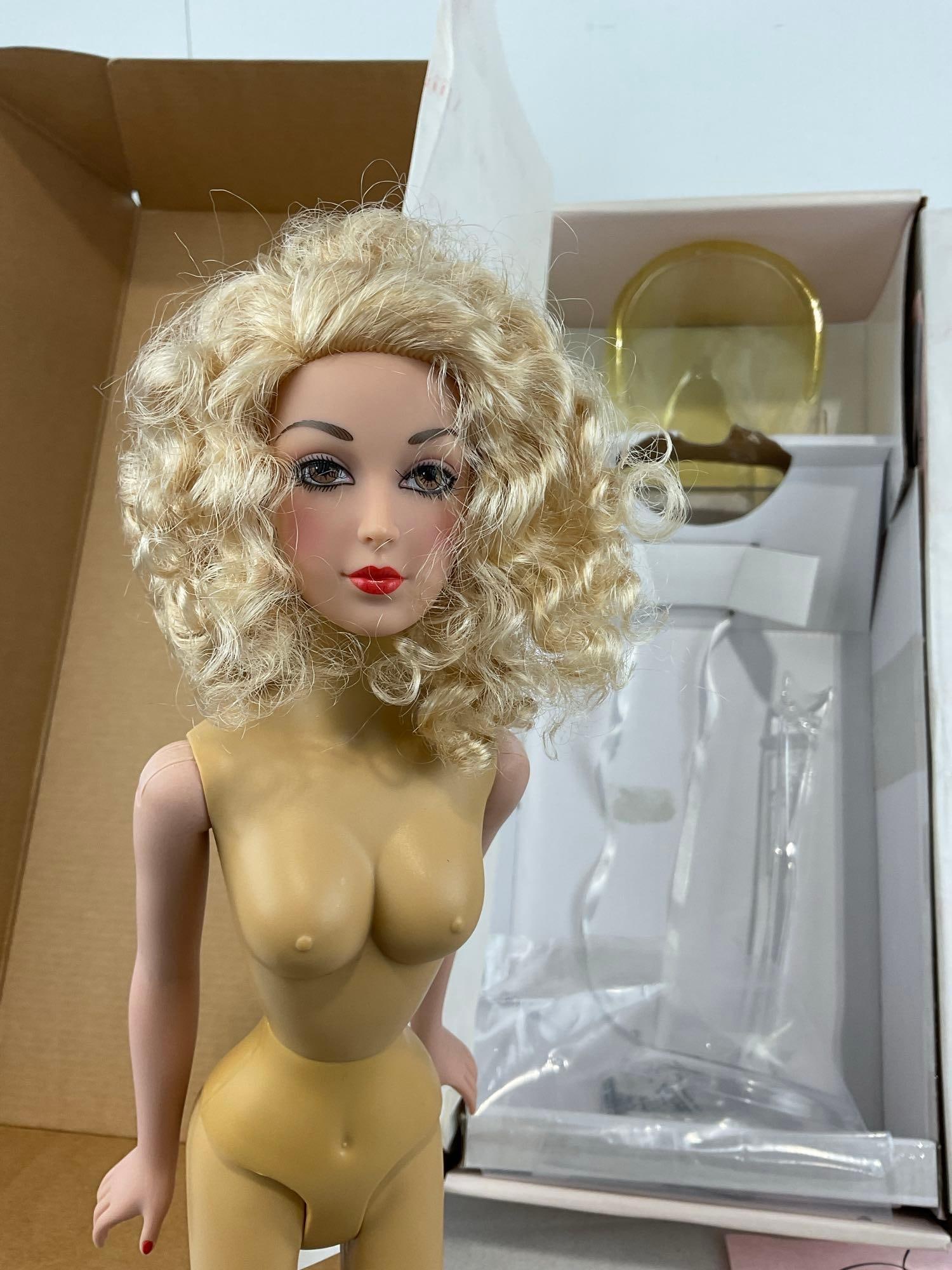 2002 Madame Alexander Doll, 16 inch in original box, Denver Days, #d 149/1000 - 3