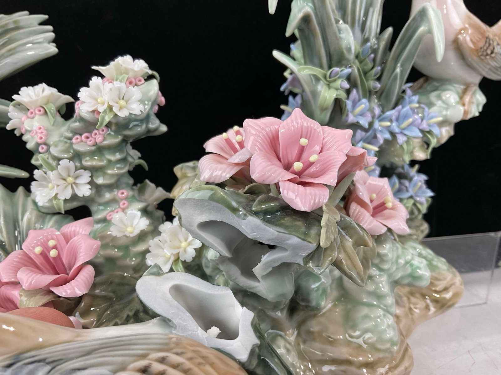 Vintage 1978 LLADRO Statue no 1368 Glazed Porcelain, Spring Birds, Ornate Flowers, some damage - 5