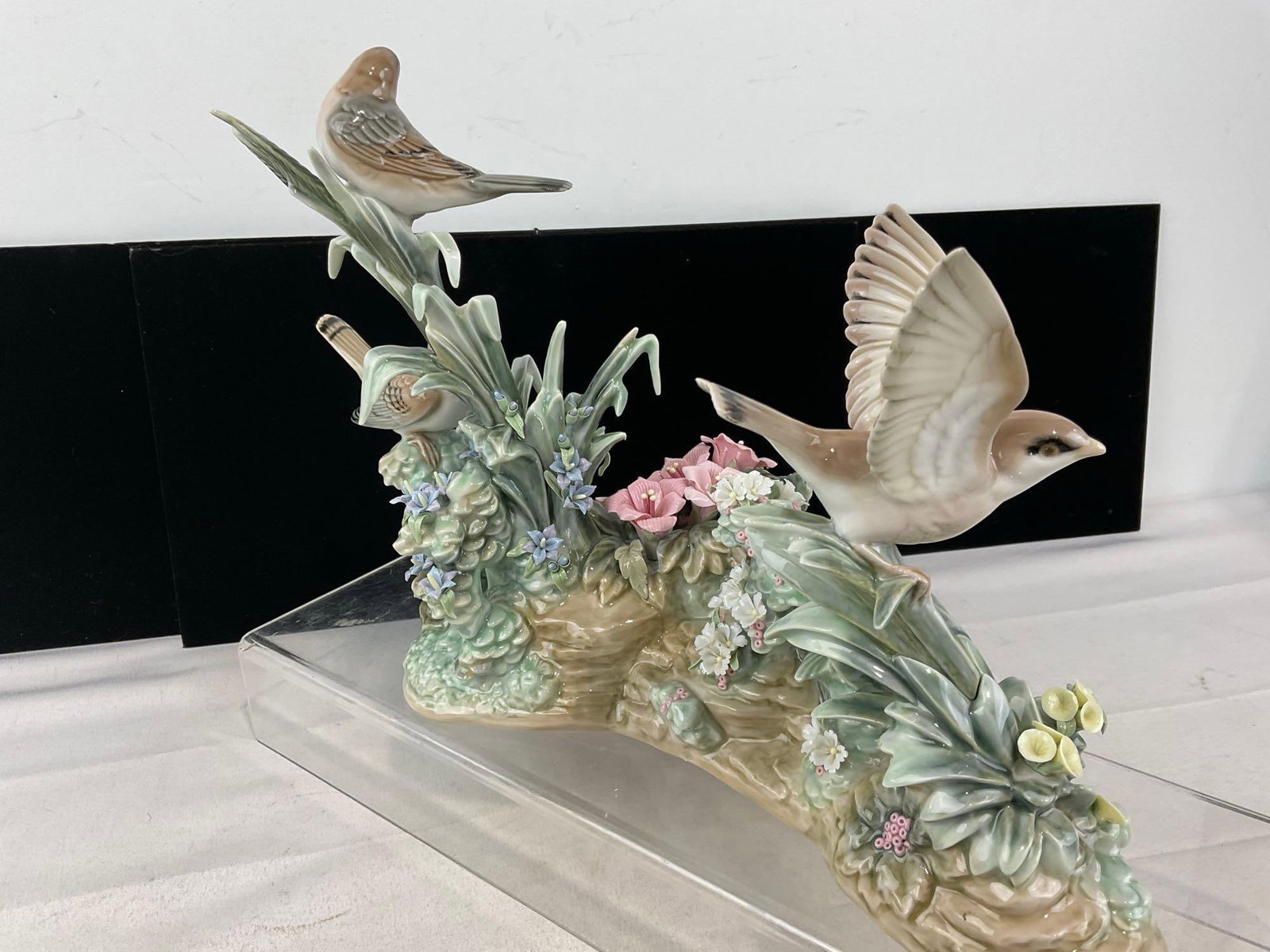Vintage 1978 LLADRO Statue no 1368 Glazed Porcelain, Spring Birds, Ornate Flowers, some damage - 6