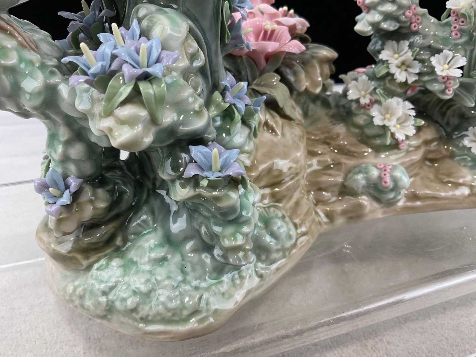 Vintage 1978 LLADRO Statue no 1368 Glazed Porcelain, Spring Birds, Ornate Flowers, some damage - 7