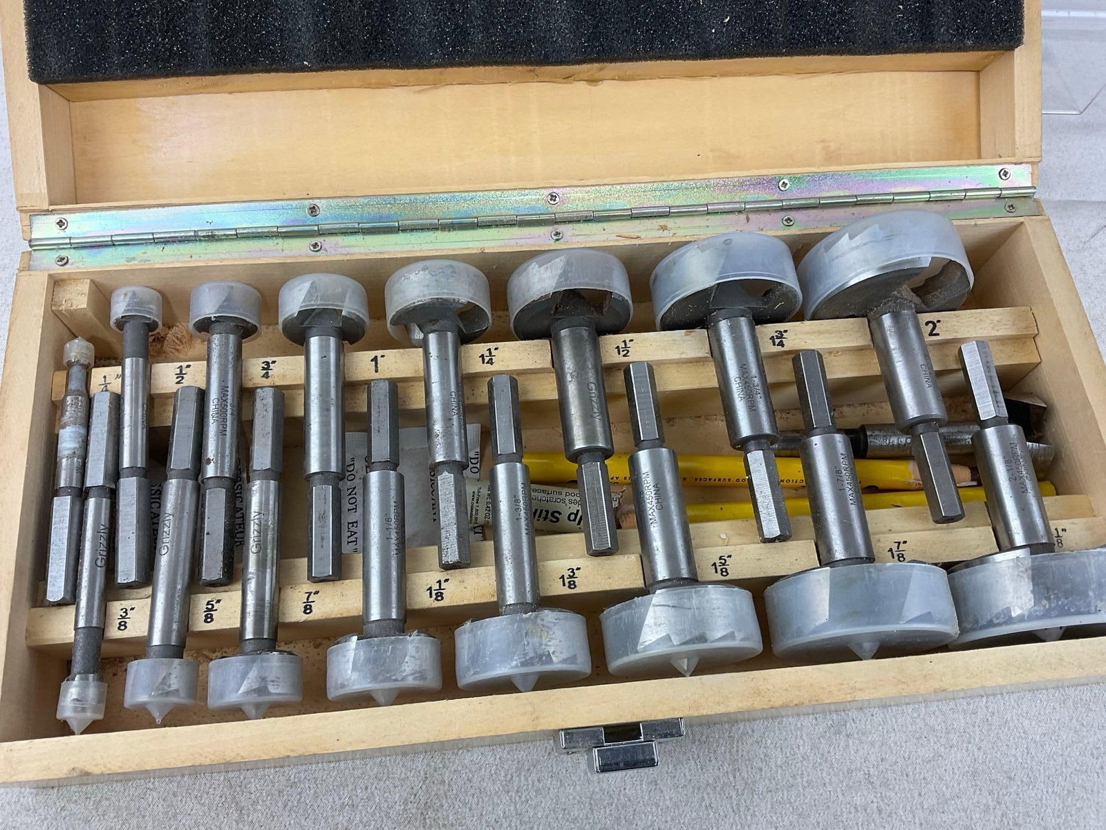 Grizzly Forstner Drill Bit Set in Wooden Case, 1/4-2 1/8 inch, 16 pieces - 3