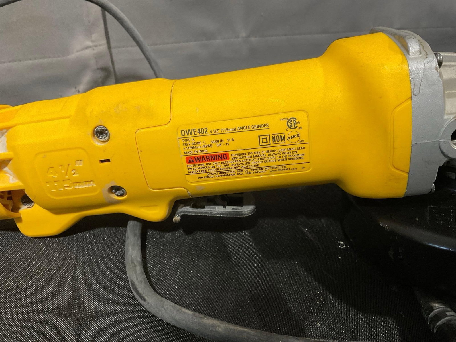 DeWalt DWE402 4 1/2 in Angle Grinder, tested & working - 4