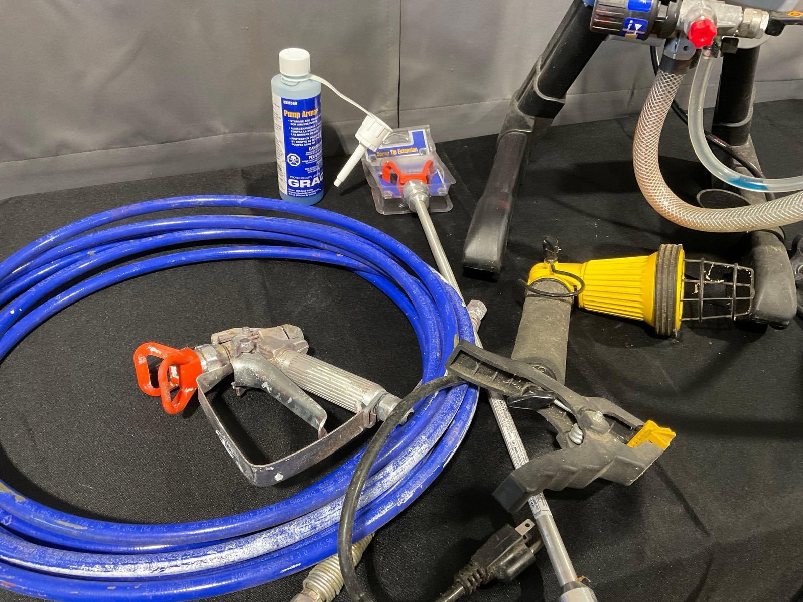 Graco Magnum X5 TrueAirless Paint Sprayer, w/Spray Head, Extender, Hose & more, w/box - 3