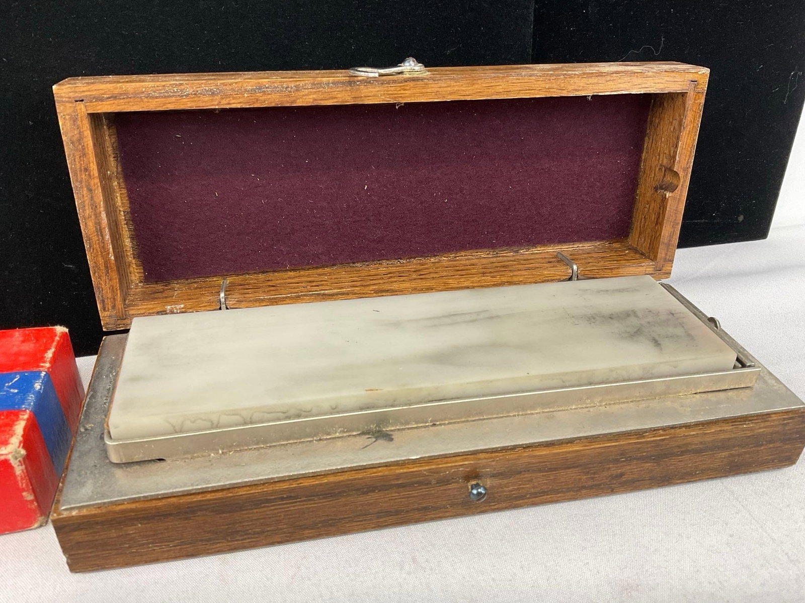 Carborundum Whetstone, broken in two pieces & Norton H1B27 Hard & Oilstone, w/case - 3