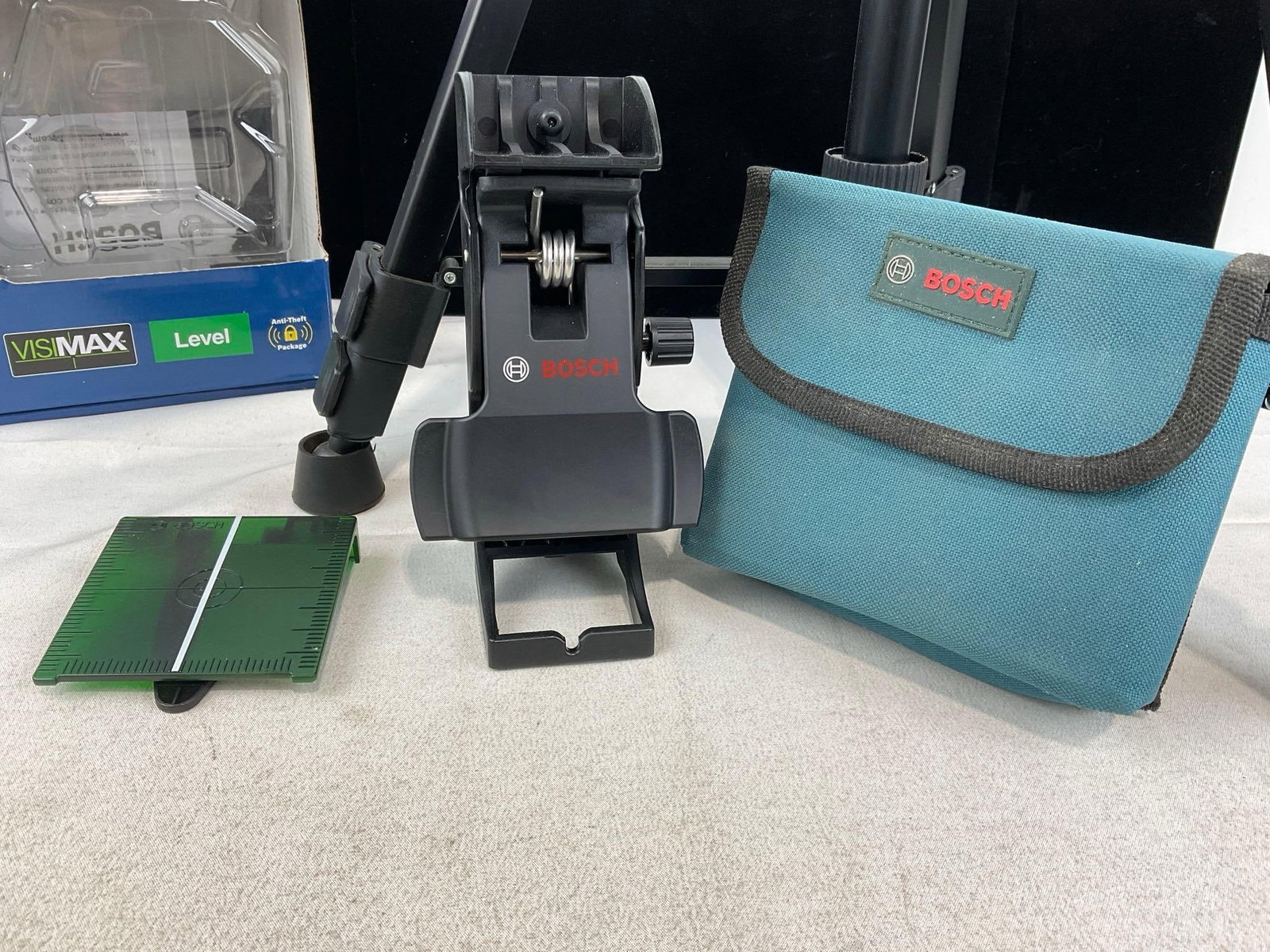 Bosch GLL100GX Green Beam Self-Leveling Cross-Line Laser, & matching Tripod - 3