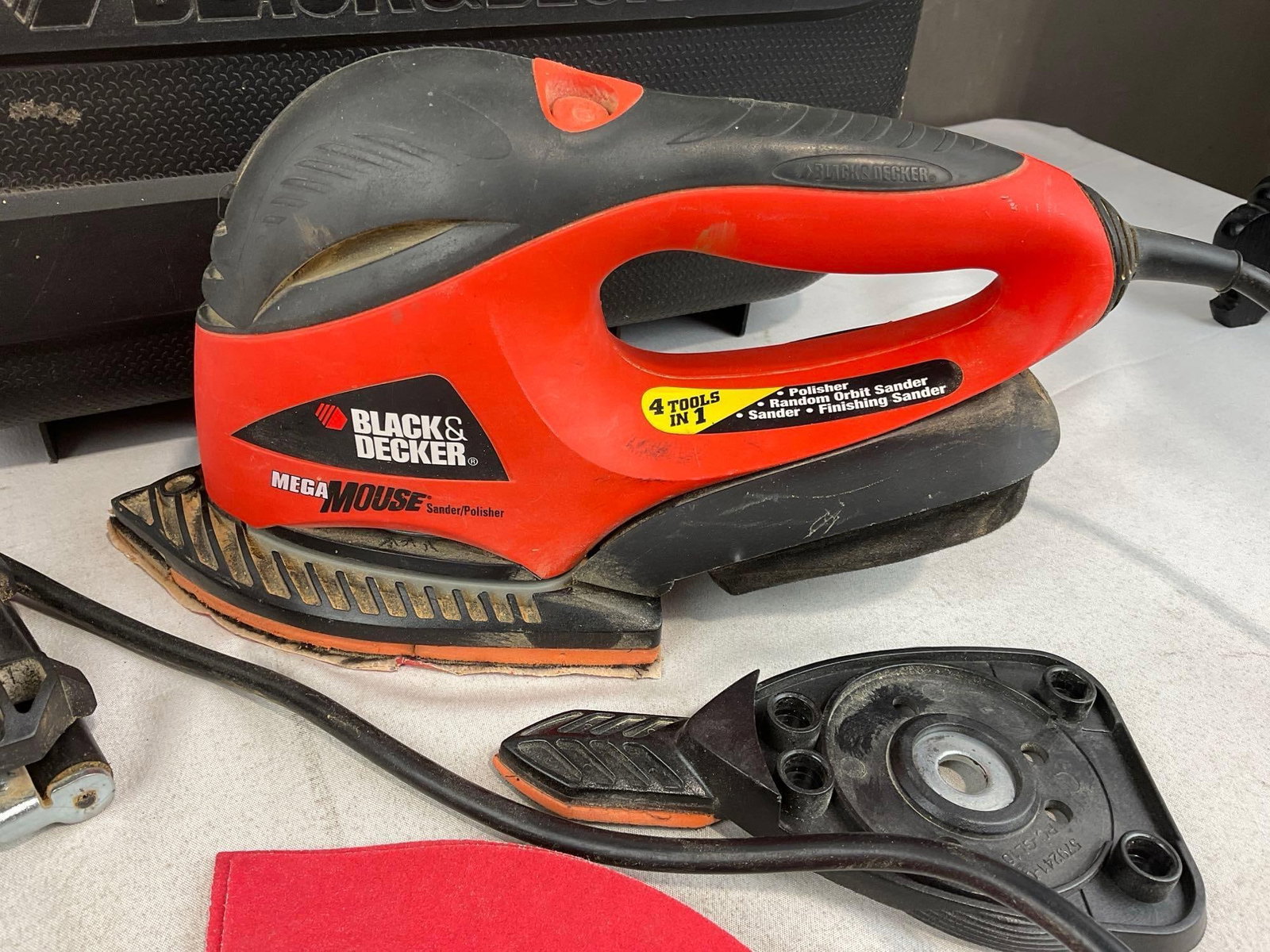 Pair of Black & Decker Sanders, Mega Mouse MS700 & 3 x 21 inch Dragster Belt Sander w/case - 3