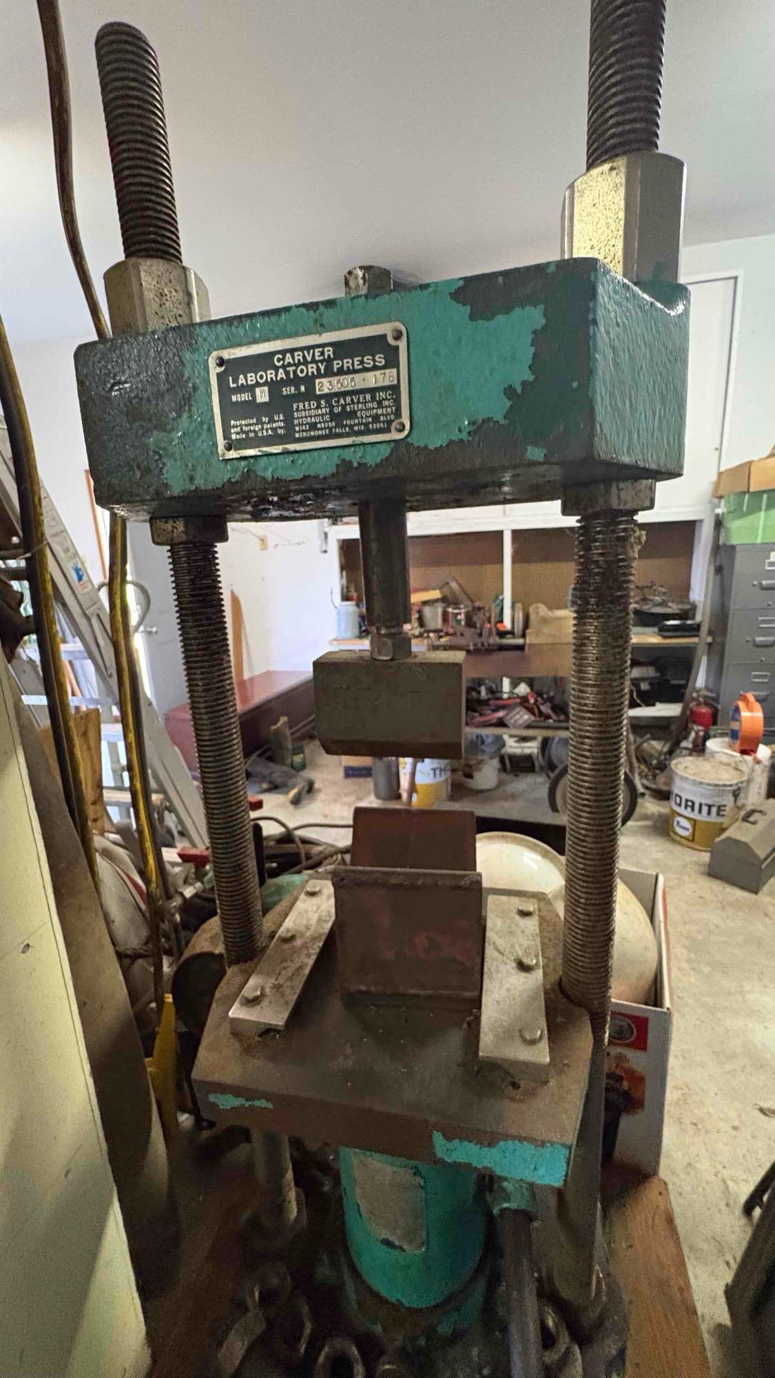 Caver laboratory Press Model M 25 ton Hydraulic press, Serial number 23505-178 - 3