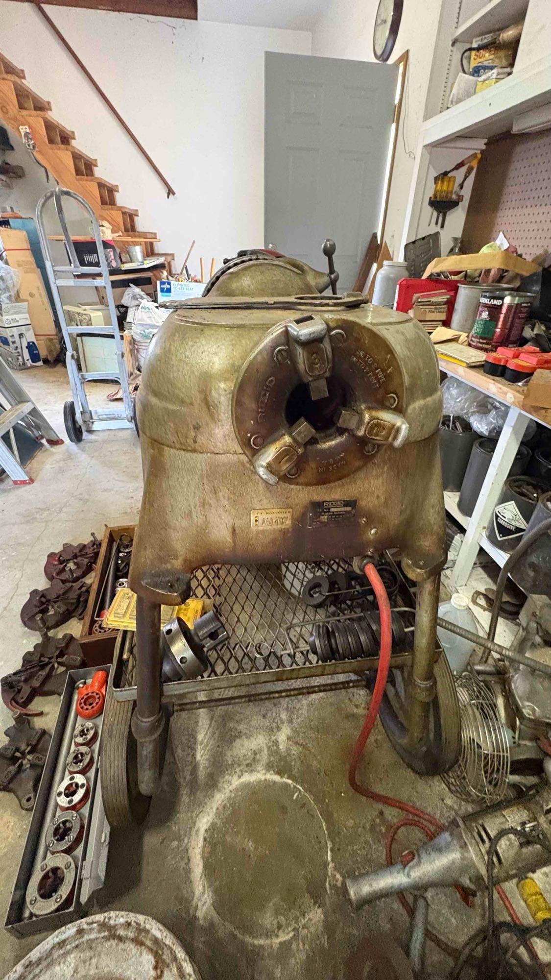 Vintage RIDGID Model 535 Pipe Threading Machine with stand working condtion w/ Attachmments - 4