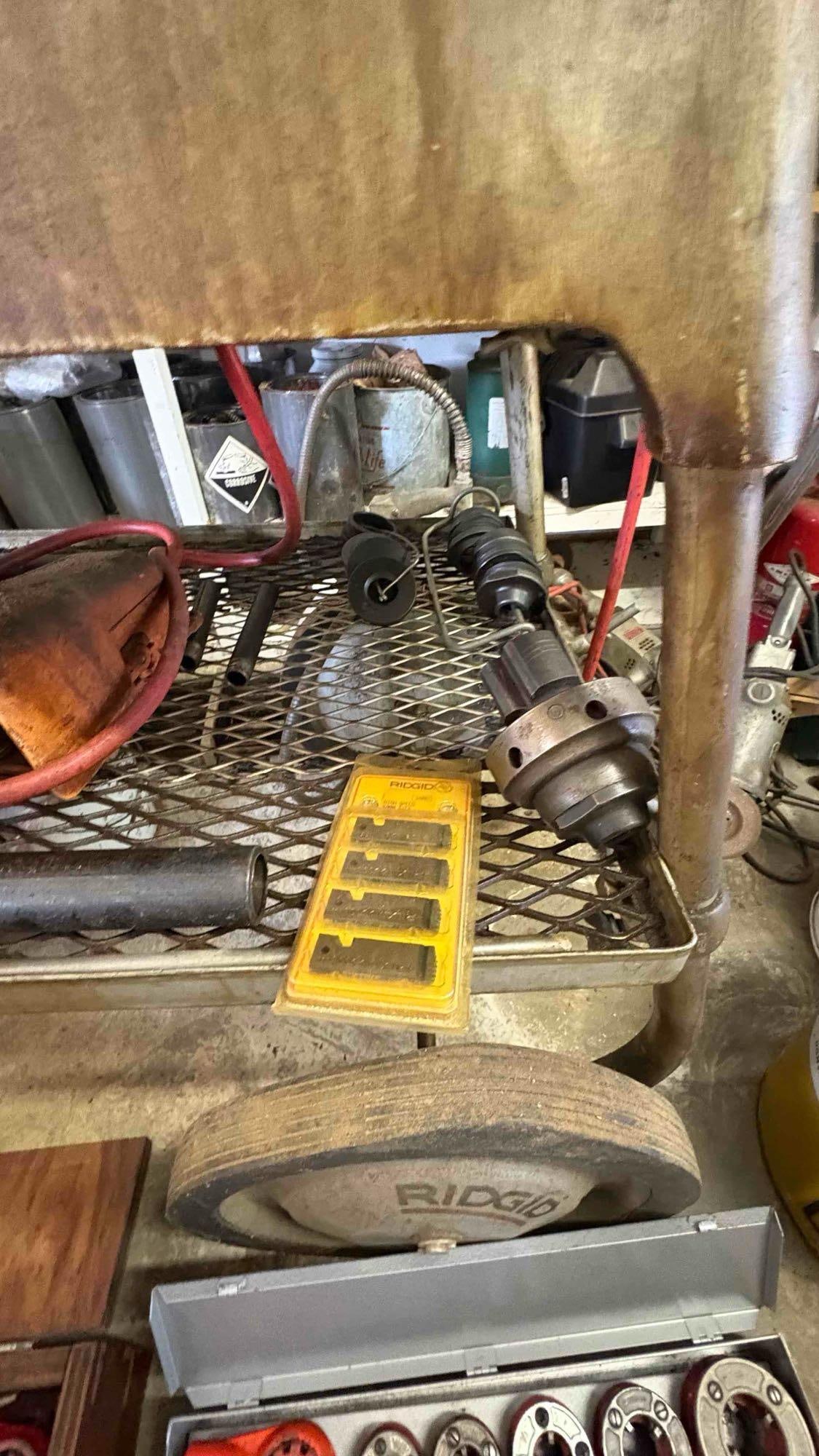 Vintage RIDGID Model 535 Pipe Threading Machine with stand working condtion w/ Attachmments - 9