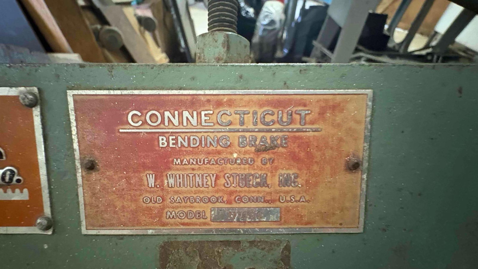 Vintage Connecticut Model U-322 manual, bench-top universal box & pan finger Metal bending brake - 3
