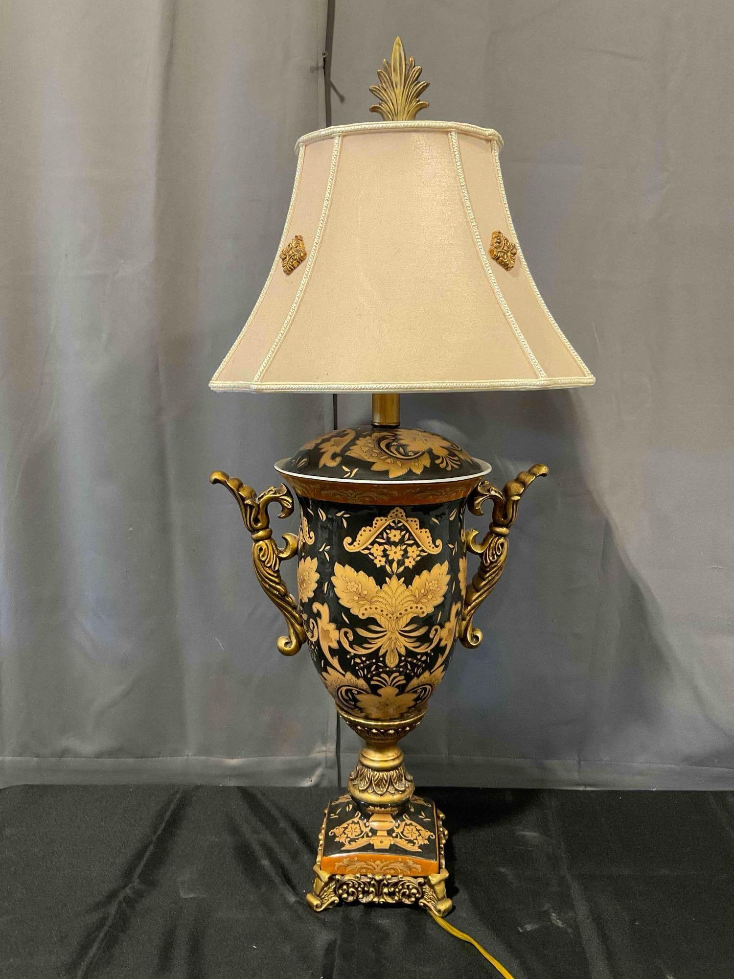 Black & Gold Ceramic & Composite Urn Table Lamp w/ Pale Pink Fabric Shade. Tested, Works. - 6