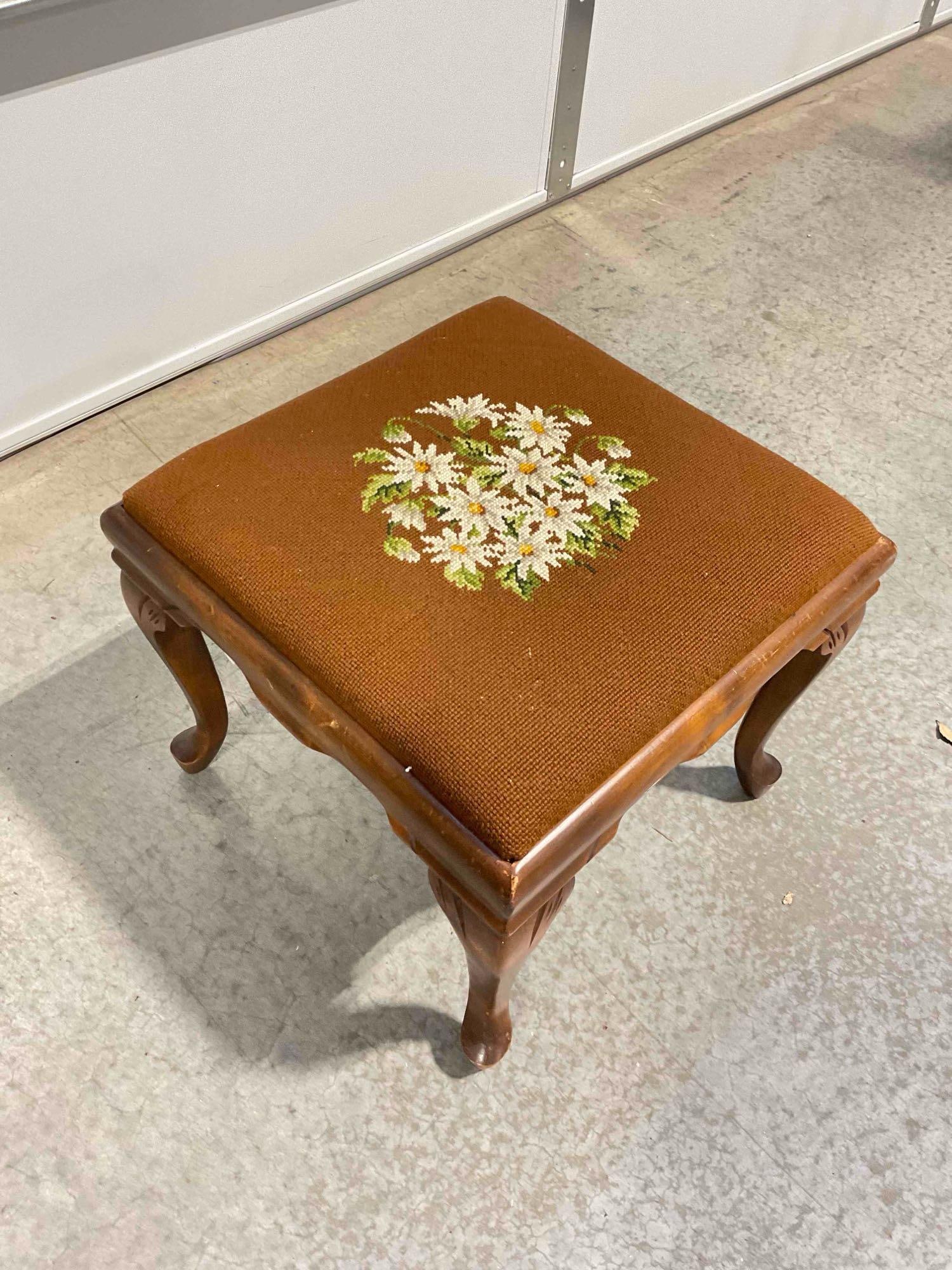 Darling Vintage Wooden Footstool w/ Daisy Needlepoint Cushion. Good Condition. See pics. - 2