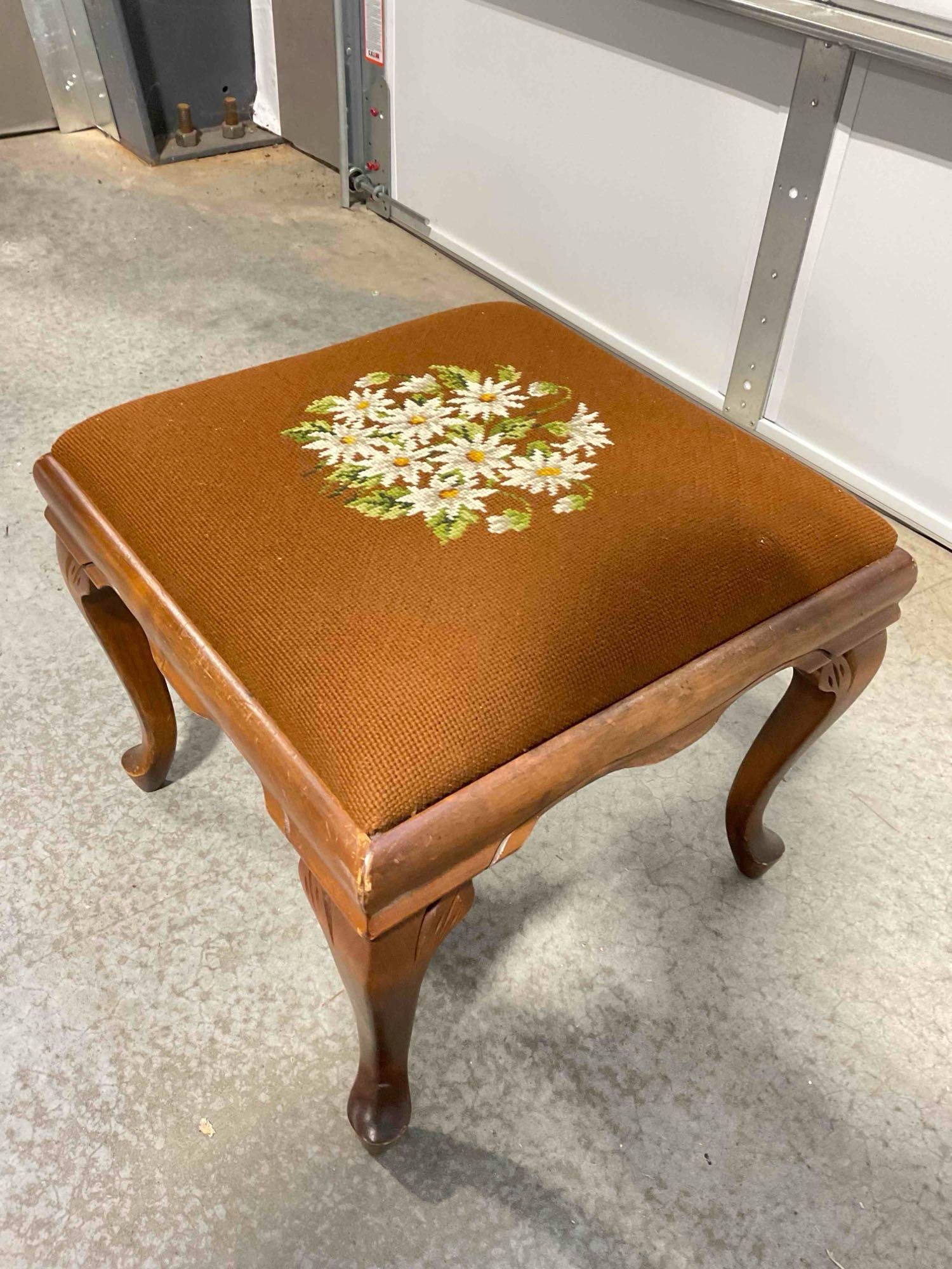 Darling Vintage Wooden Footstool w/ Daisy Needlepoint Cushion. Good Condition. See pics. - 3