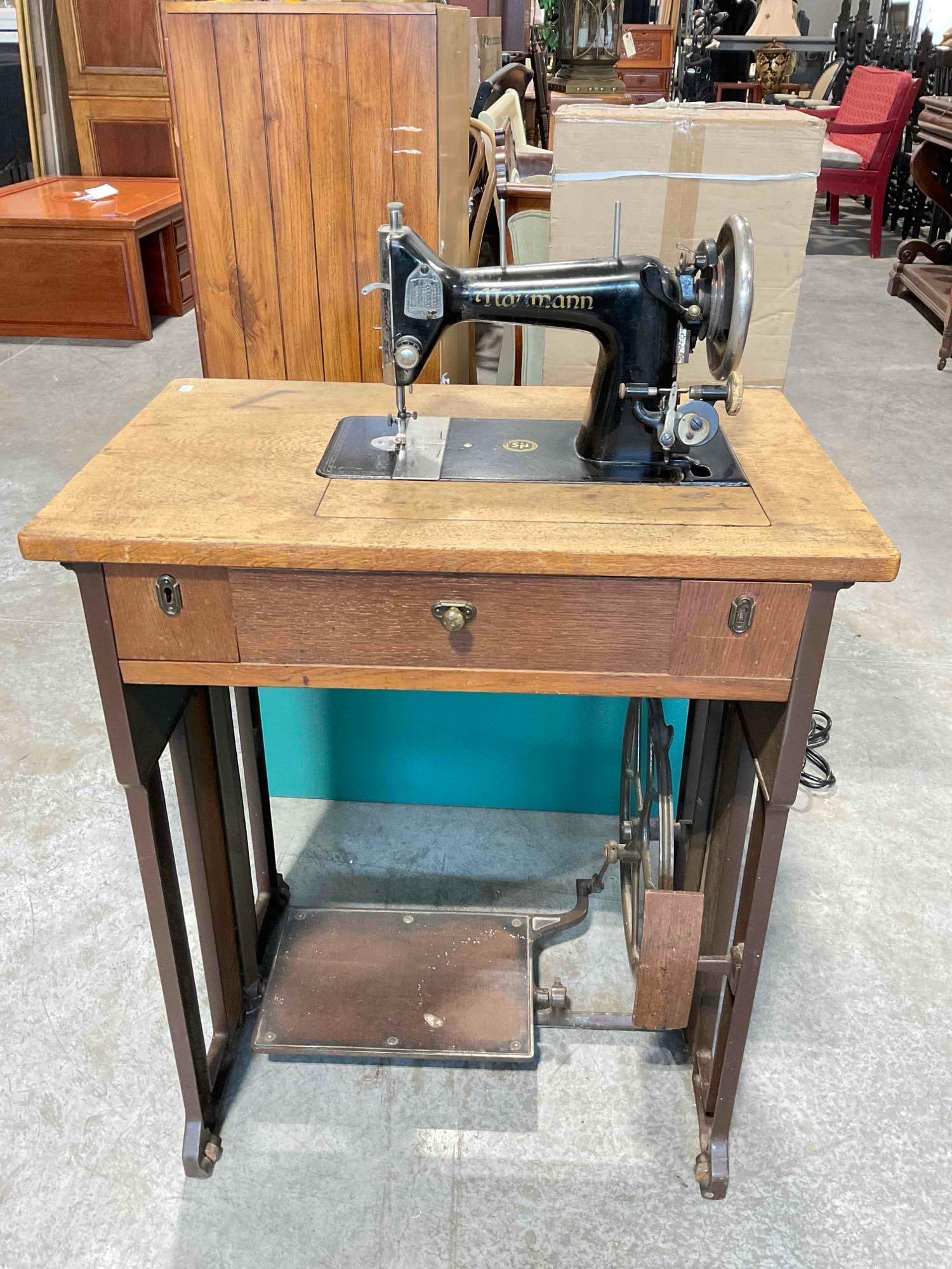 Vintage Seidel & Naumann Treadle Sewing Machine Cabinet w/ Oak Wood Top. Good Condition.: Vintage Seidel & Naumann Treadle Sewing Machine Cabinet w/ Oak Wood Top. Good Condition. Includes key to open top and drawer. Minor wear indicative of age and use, otherwise looks to be in good co