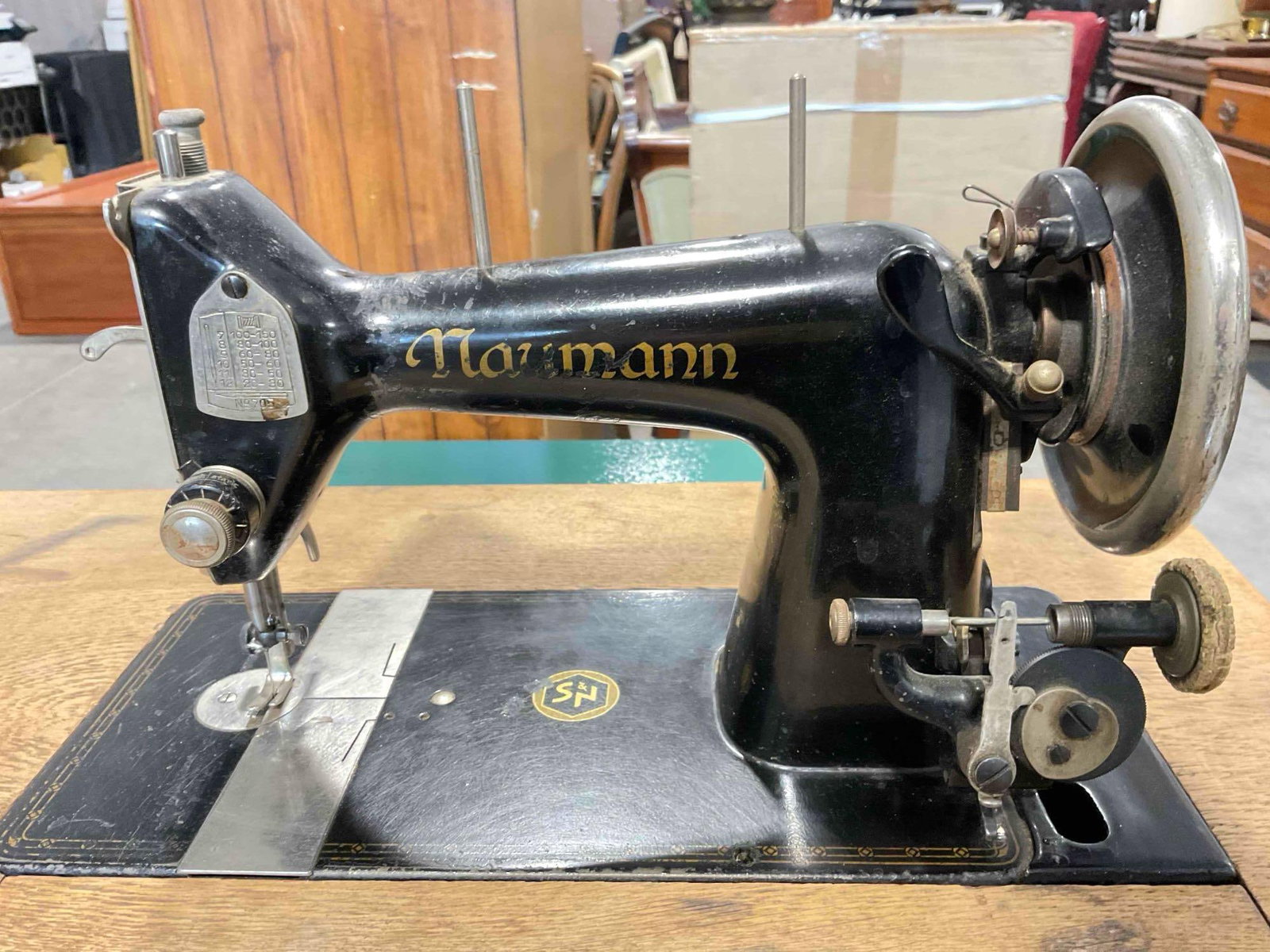 Vintage Seidel & Naumann Treadle Sewing Machine Cabinet w/ Oak Wood Top. Good Condition. - 4