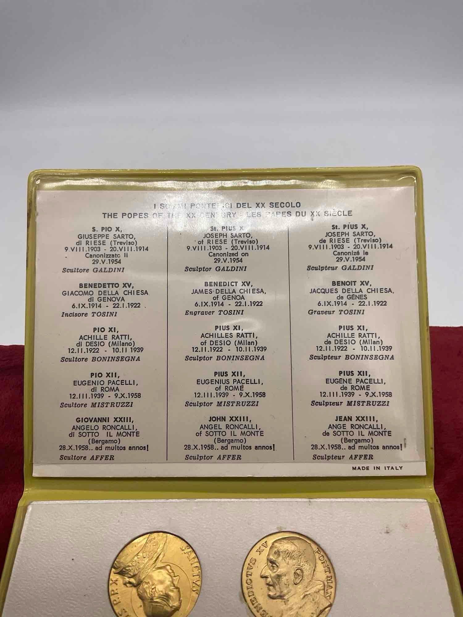 Vintage Circa 1958 Commemorative Gold Plated Papal 5 coin Set "The Popes Of the XX (20th) Century " - 5