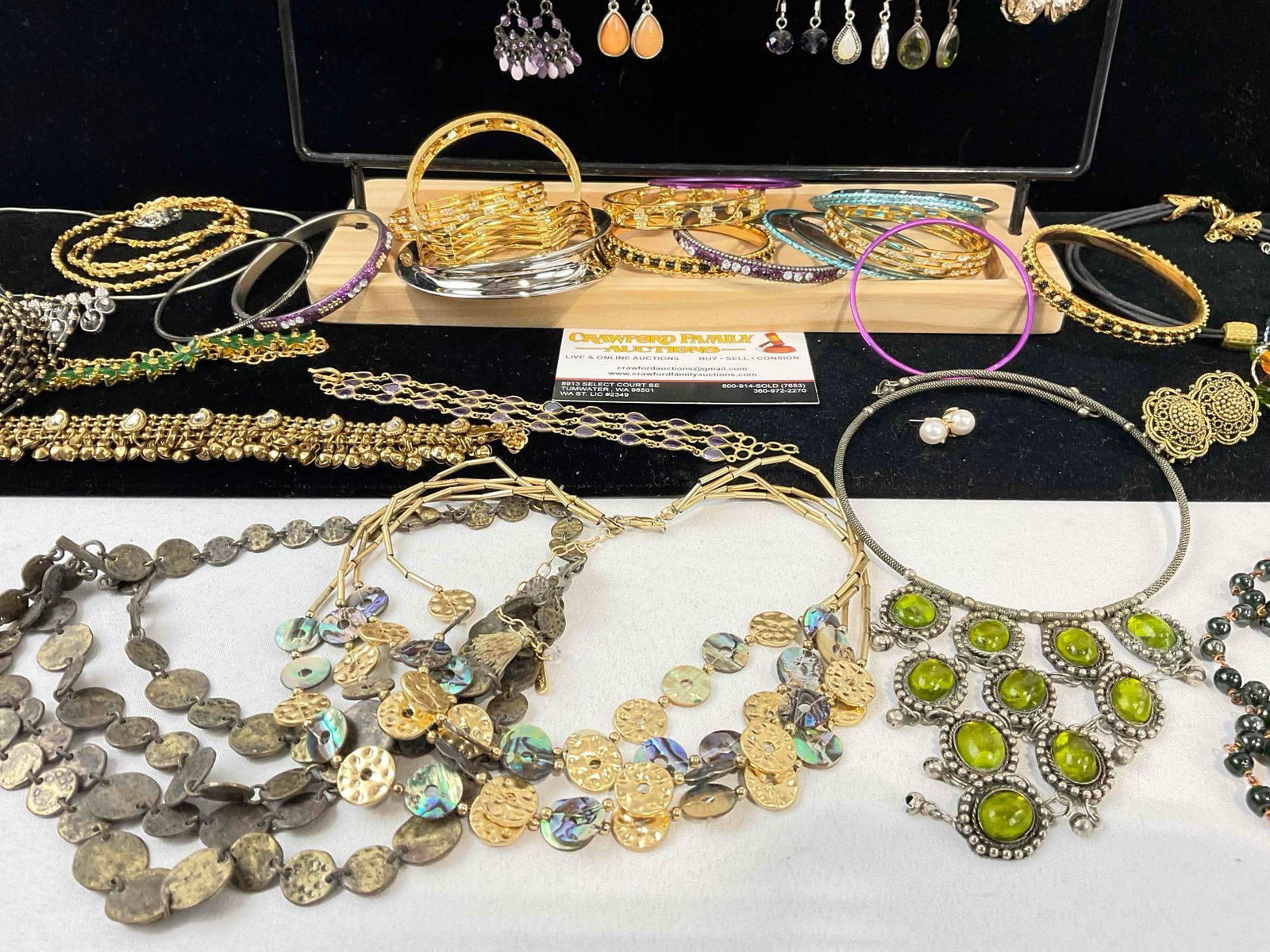 Large Selection of Modern & vintage jewelry, Cuffs, Necklaces, bracelets, earrings, see pics - 3