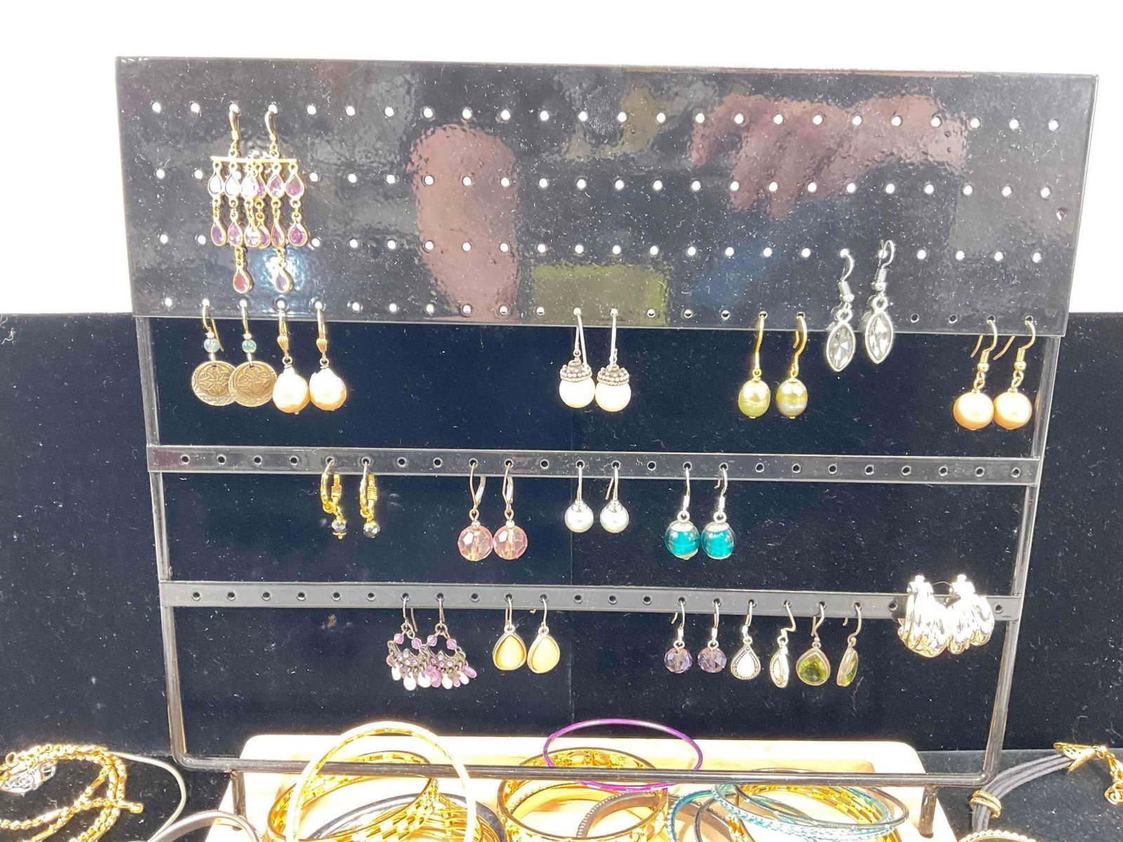 Large Selection of Modern & vintage jewelry, Cuffs, Necklaces, bracelets, earrings, see pics - 4