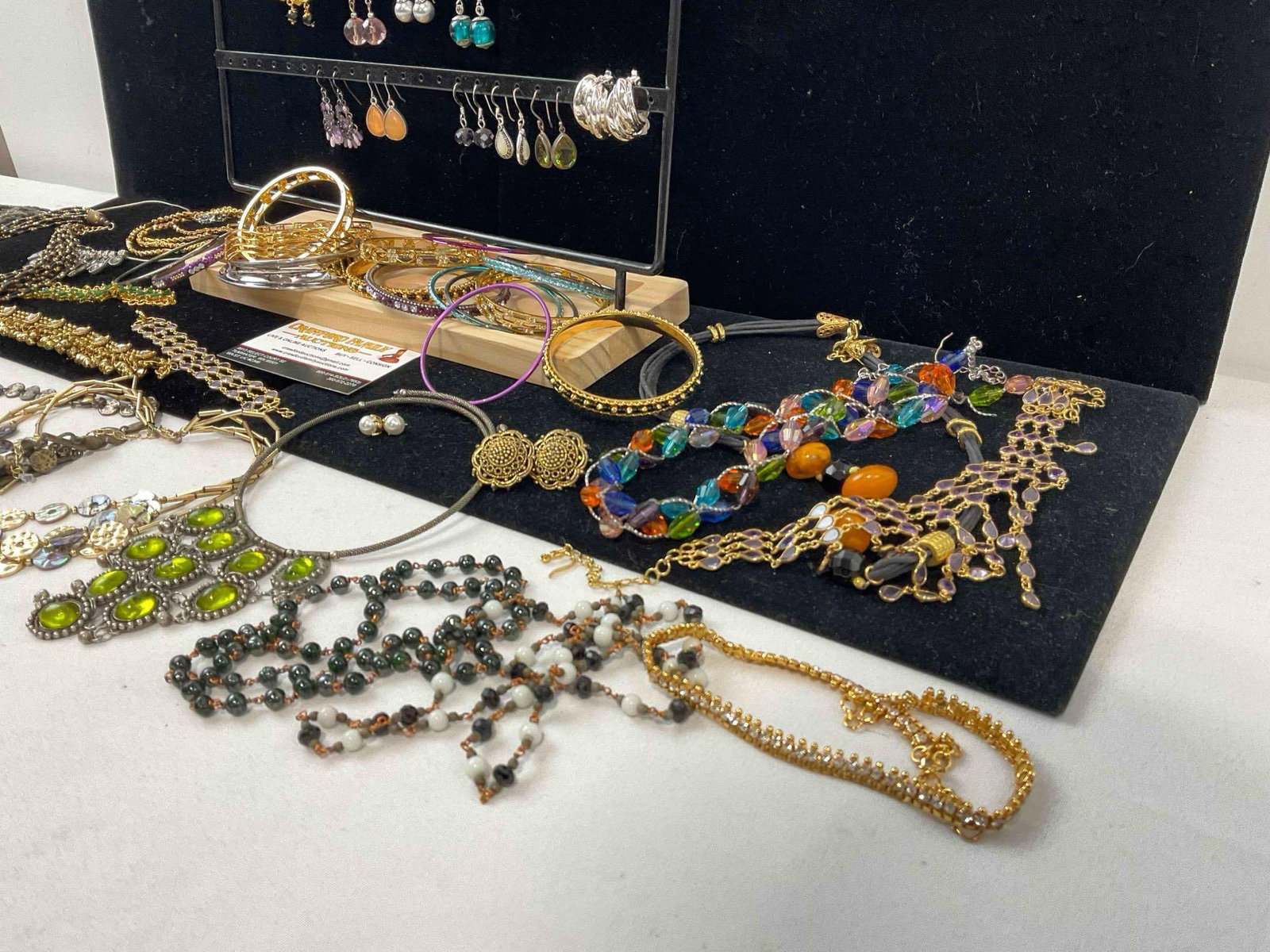 Large Selection of Modern & vintage jewelry, Cuffs, Necklaces, bracelets, earrings, see pics - 5