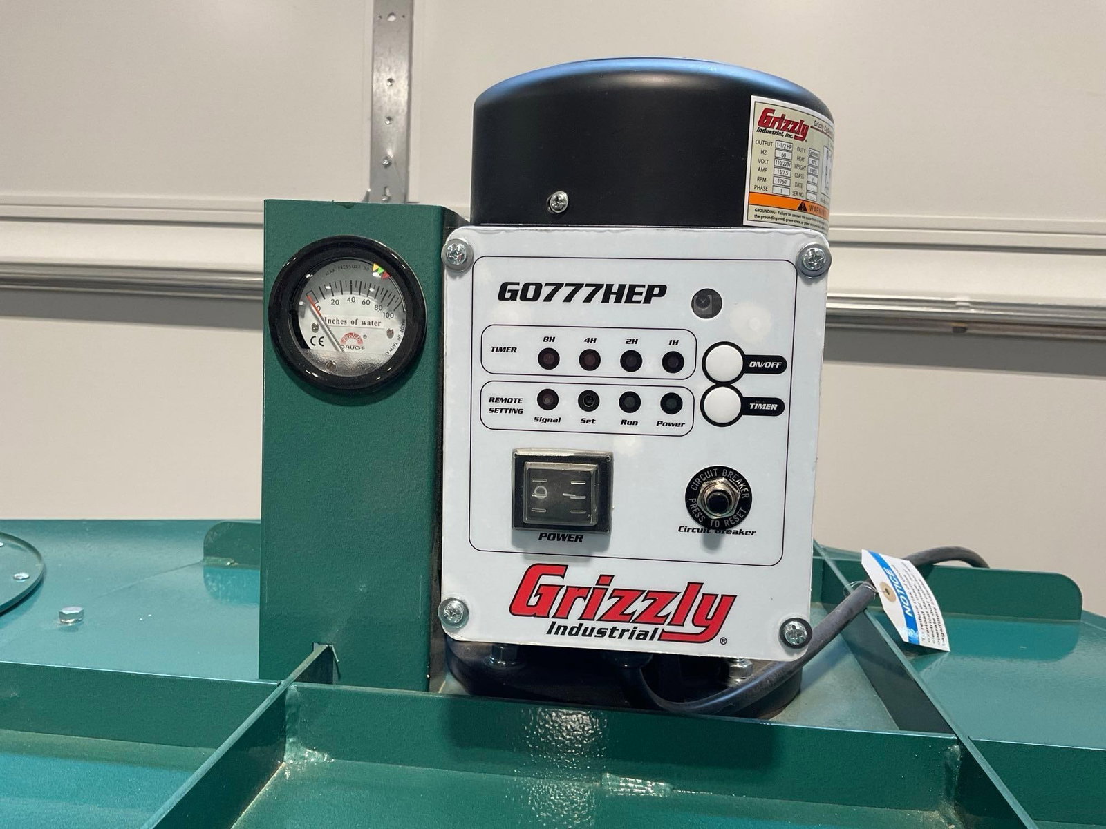 Grizzly Industrial Model G0777HEP Ultra-Quiet Dual-Filtration HEPA Cyclone, 72x64x38 inches - 2