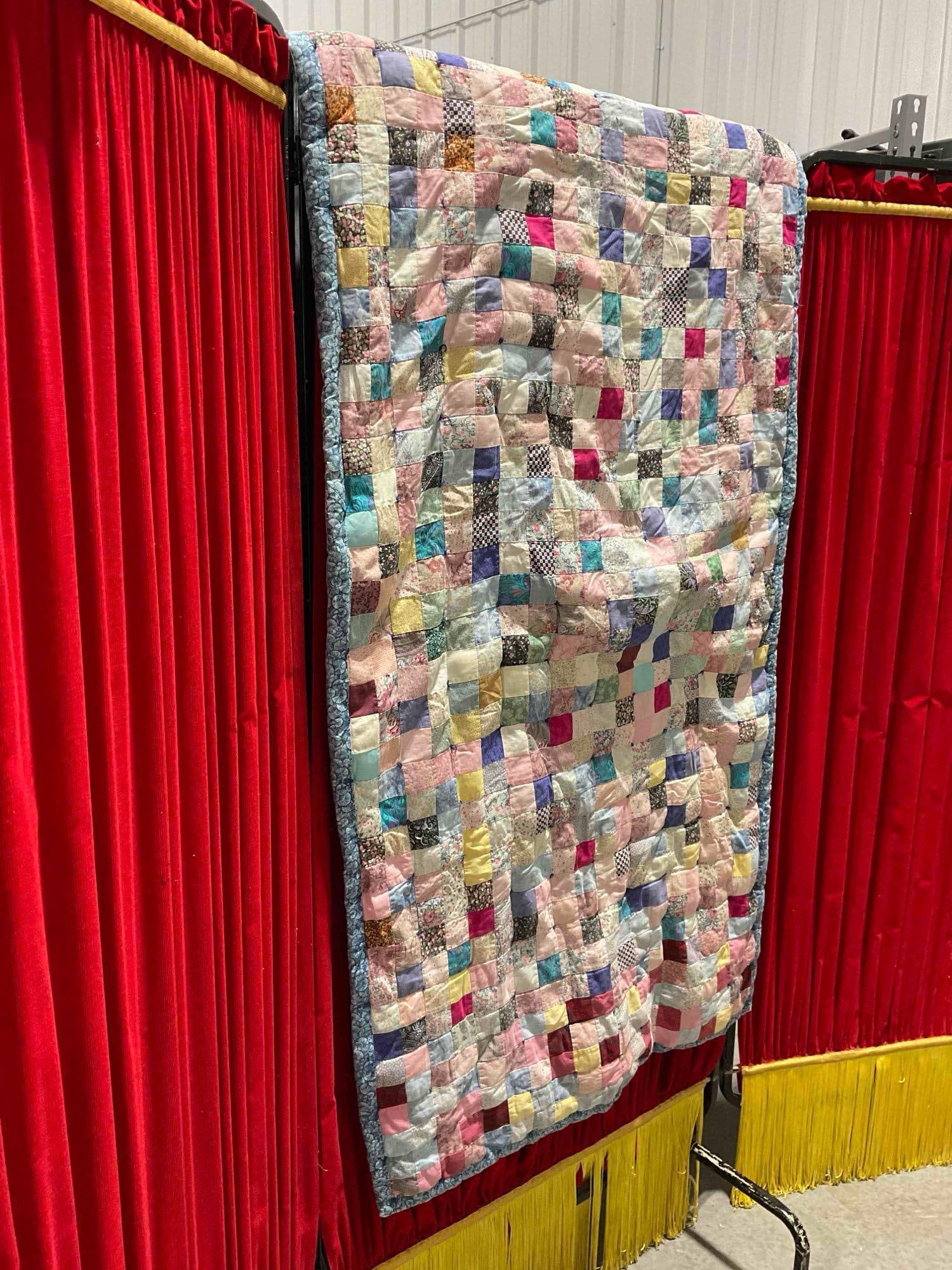 Vintage Multicolored Hand Quilted Patchwork Bedspread Blanket w/ Checkerboard Pattern. - 2
