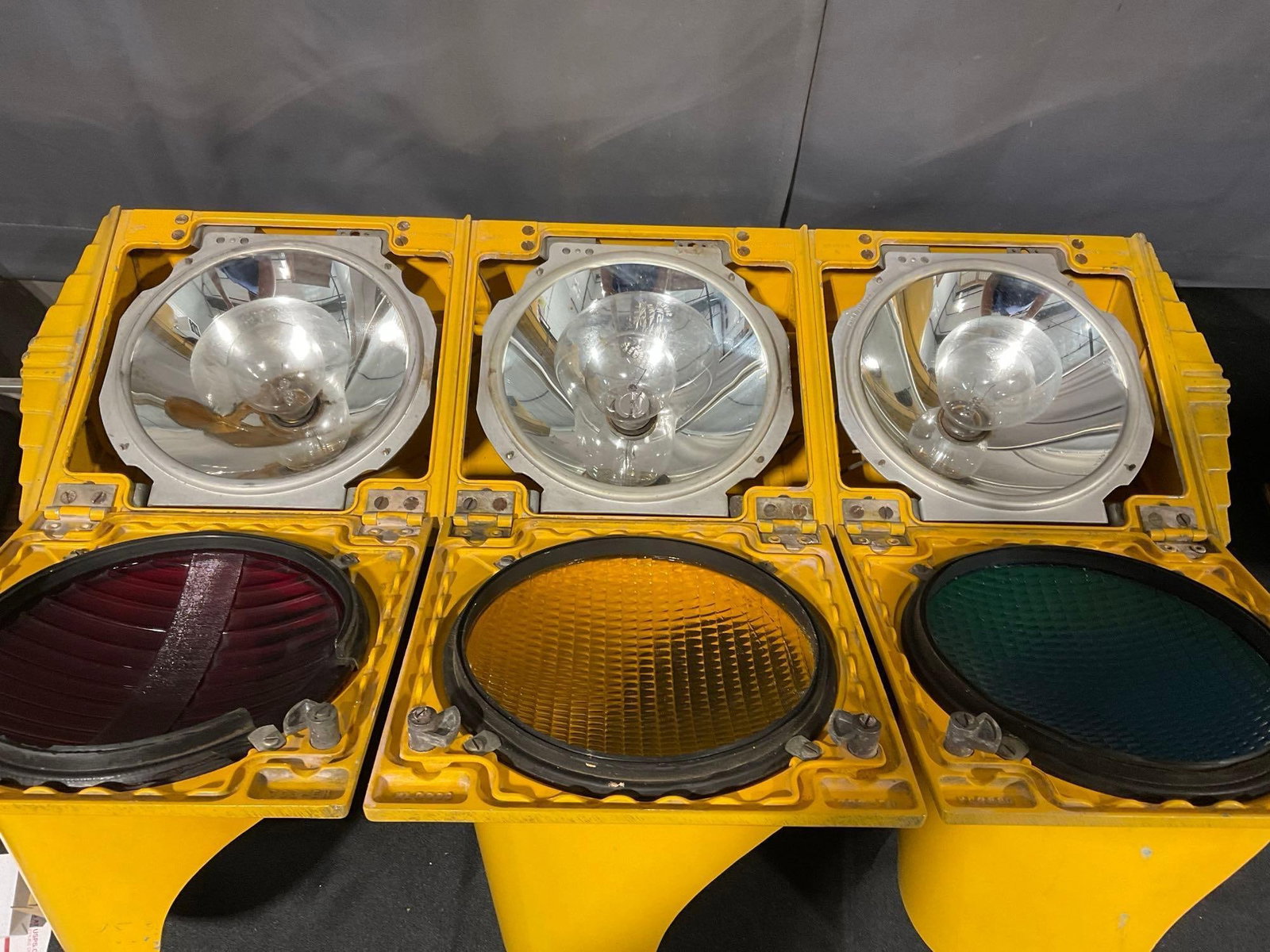 Vintage Crouse-Hinds Co Syracuse NY Traffic Light, 3 Bulb Light, 34x11x14 inches - 6