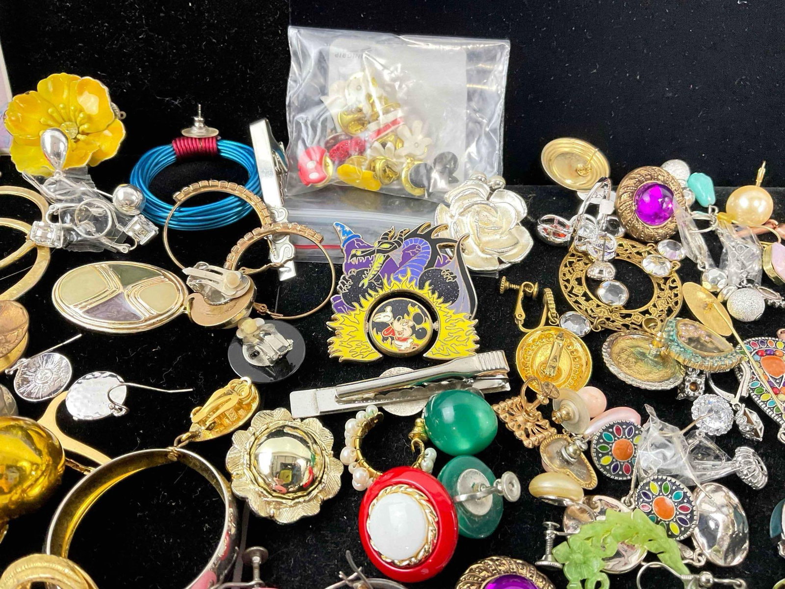 Large Uncounted Assortment of Costume Jewelry, incl. Earrings, Pins, Rings & More! See pics. - 4