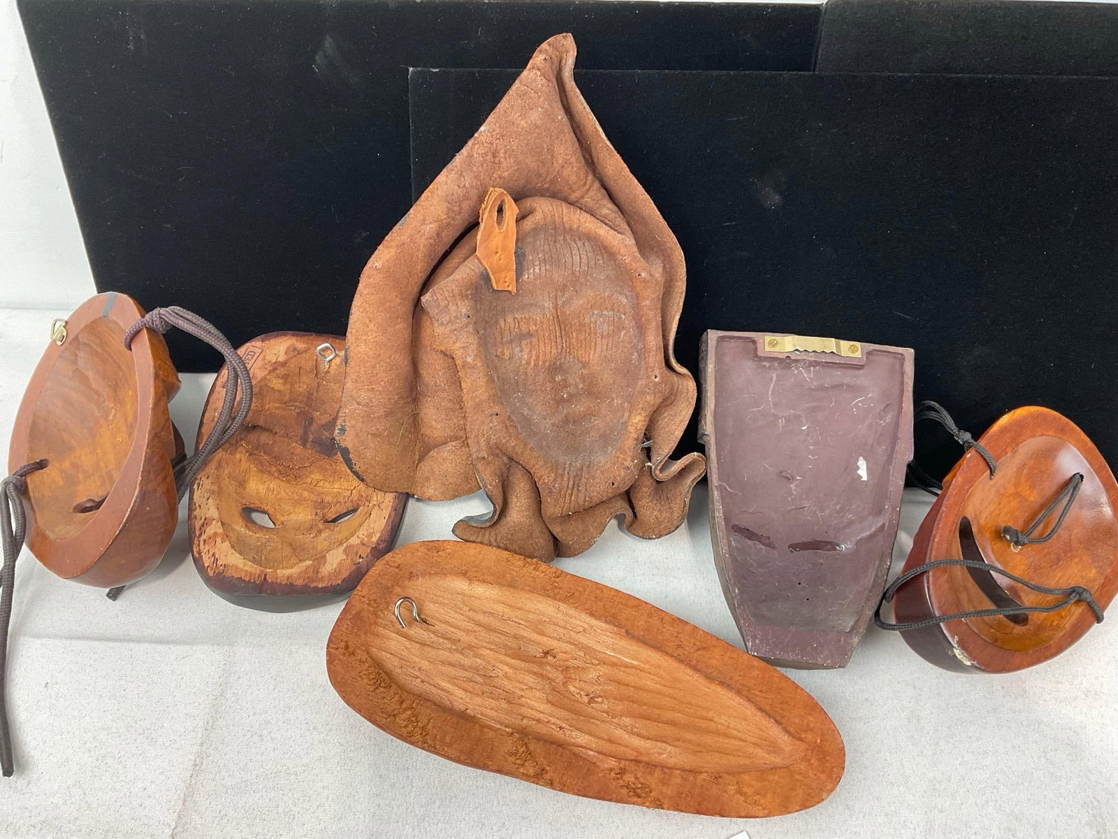 6 Masks, 2x Hahoe, 1 Leather piece, Ceramic Brown, African Style, & Pacific style w/turtle design - 4