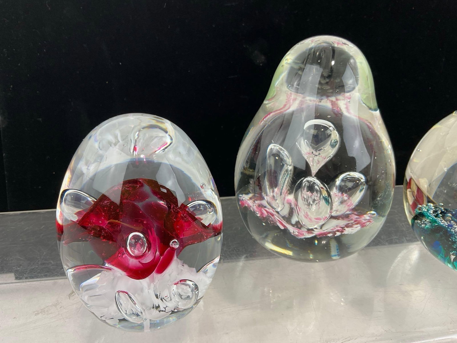3 Art Glass Paperweights, Selkirk Glass 1987, Gibson 1995 Egg & Dynasty Gallery piece - 2