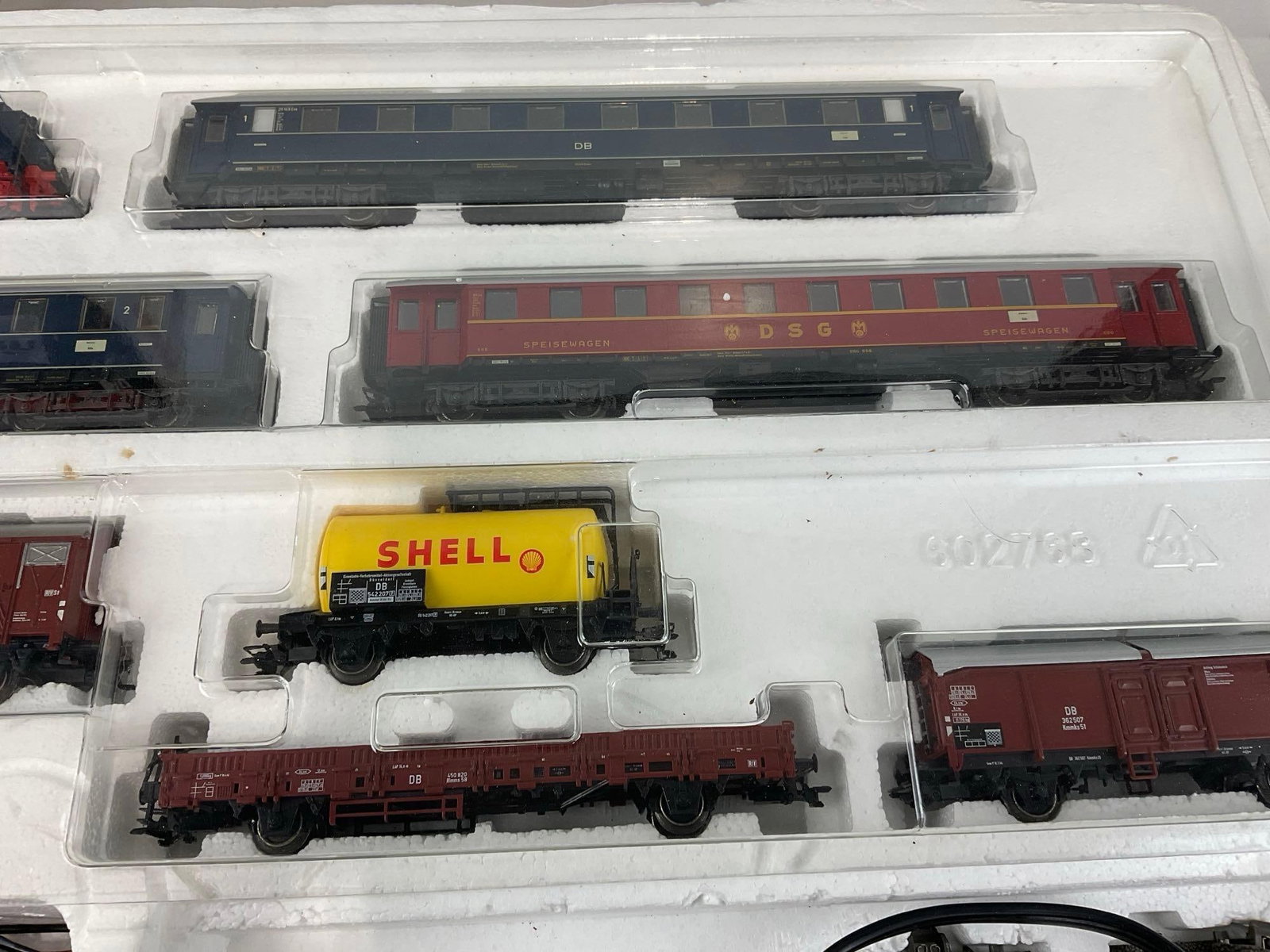 Marklin HO 29845 Premium Digital Starter Set, Double-Train, Steam & Diesel Locomotives, w/manuals - 6