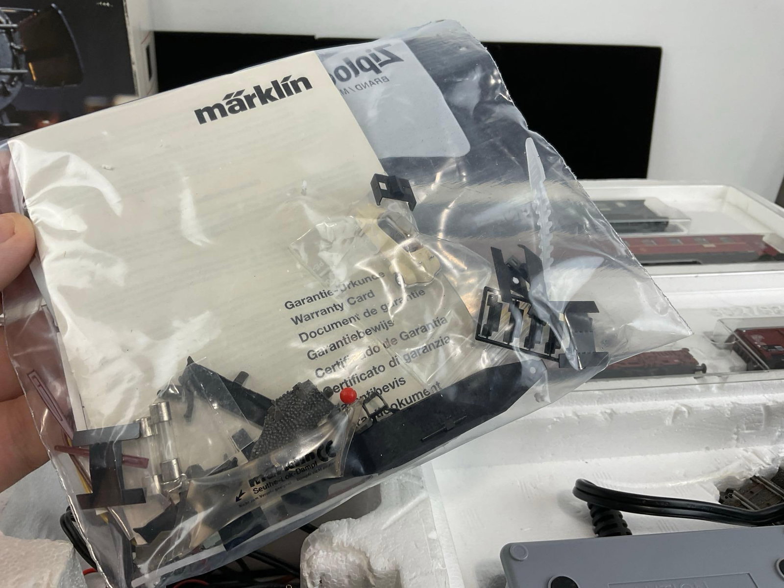 Marklin HO 29845 Premium Digital Starter Set, Double-Train, Steam & Diesel Locomotives, w/manuals - 7
