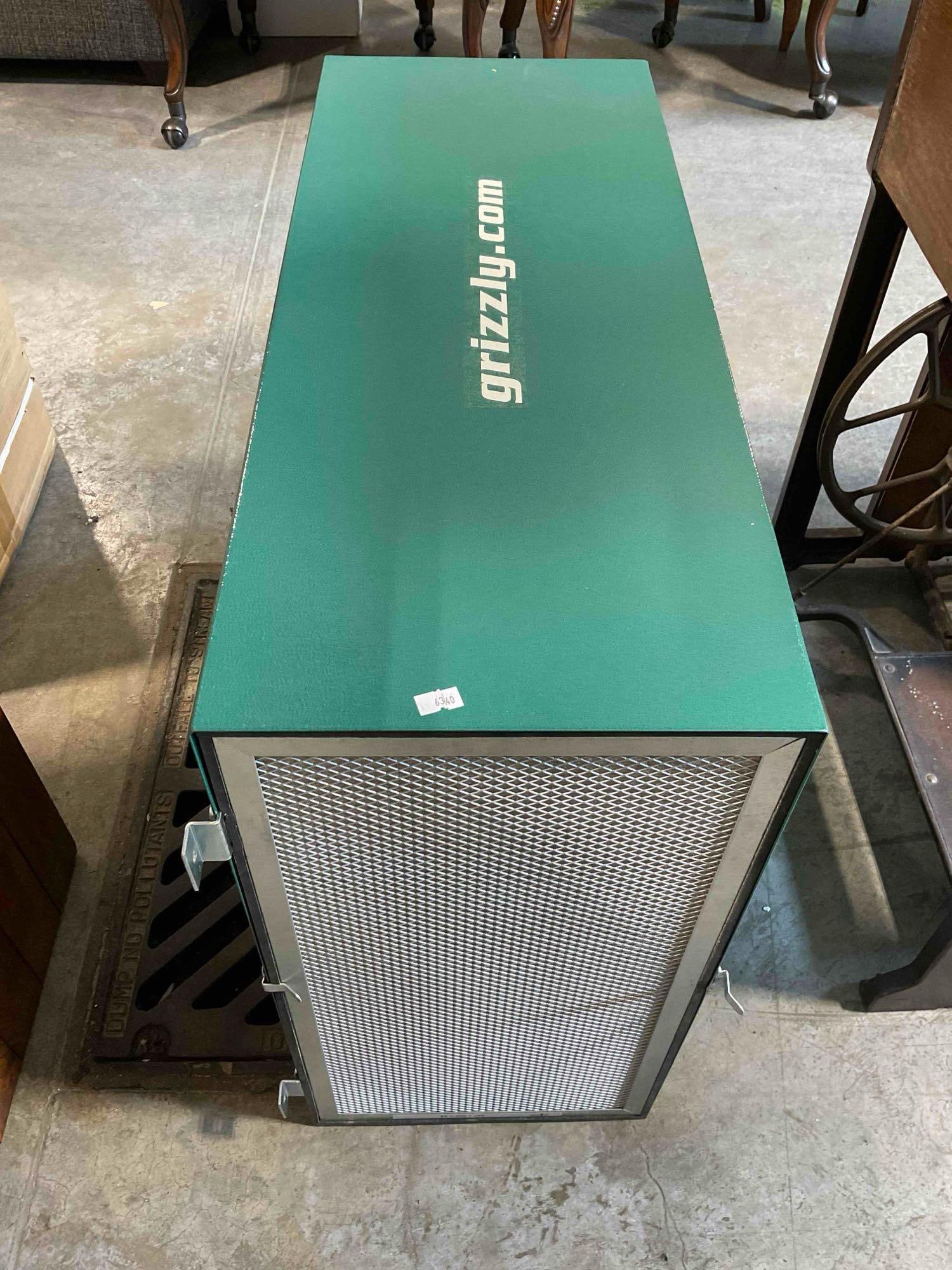 Grizzly Industrial Model G5955 Heavy Duty Hanging Air Filter. Tested, Works. Good Condition.