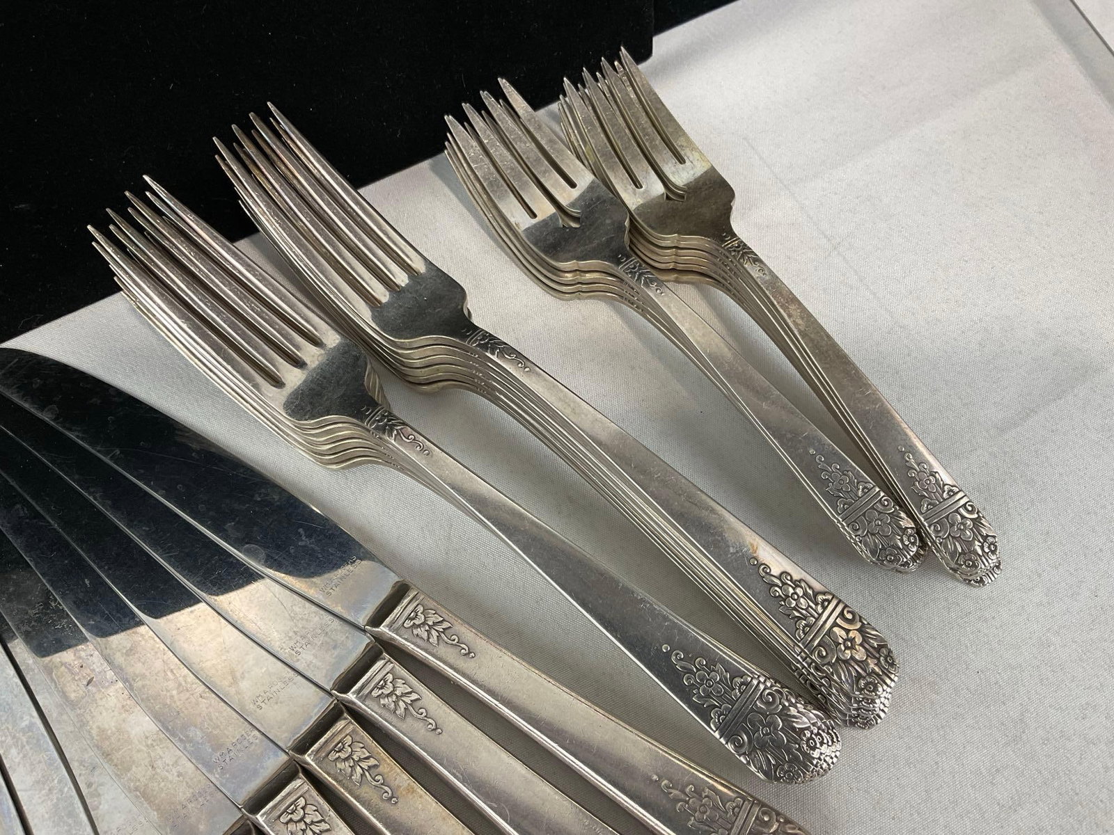 Set of Silver Plated Flatware, Early 20th Century WM A. Rodgers A1 Plus, approx 72 pieces - 4
