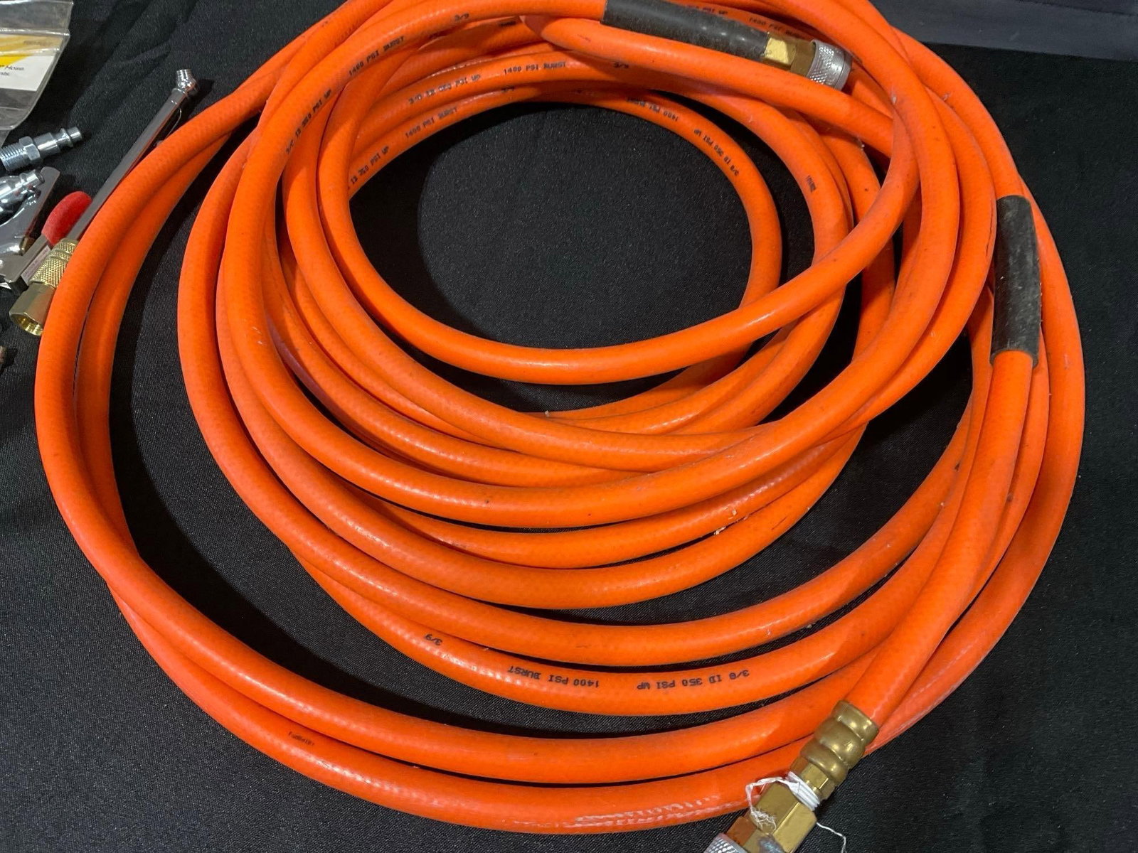 100ft Air Compressor Hose 1400 psi capacity, w/nozzles & connectors - 3