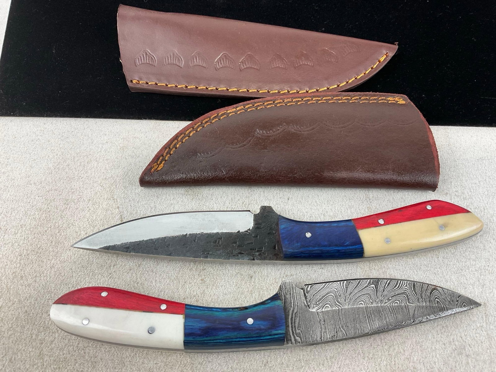 Pair of Knives, 1 Damascus style blade, w/Patriotic handles, Resin & Tinted Wood, Leather Sheaths - 4