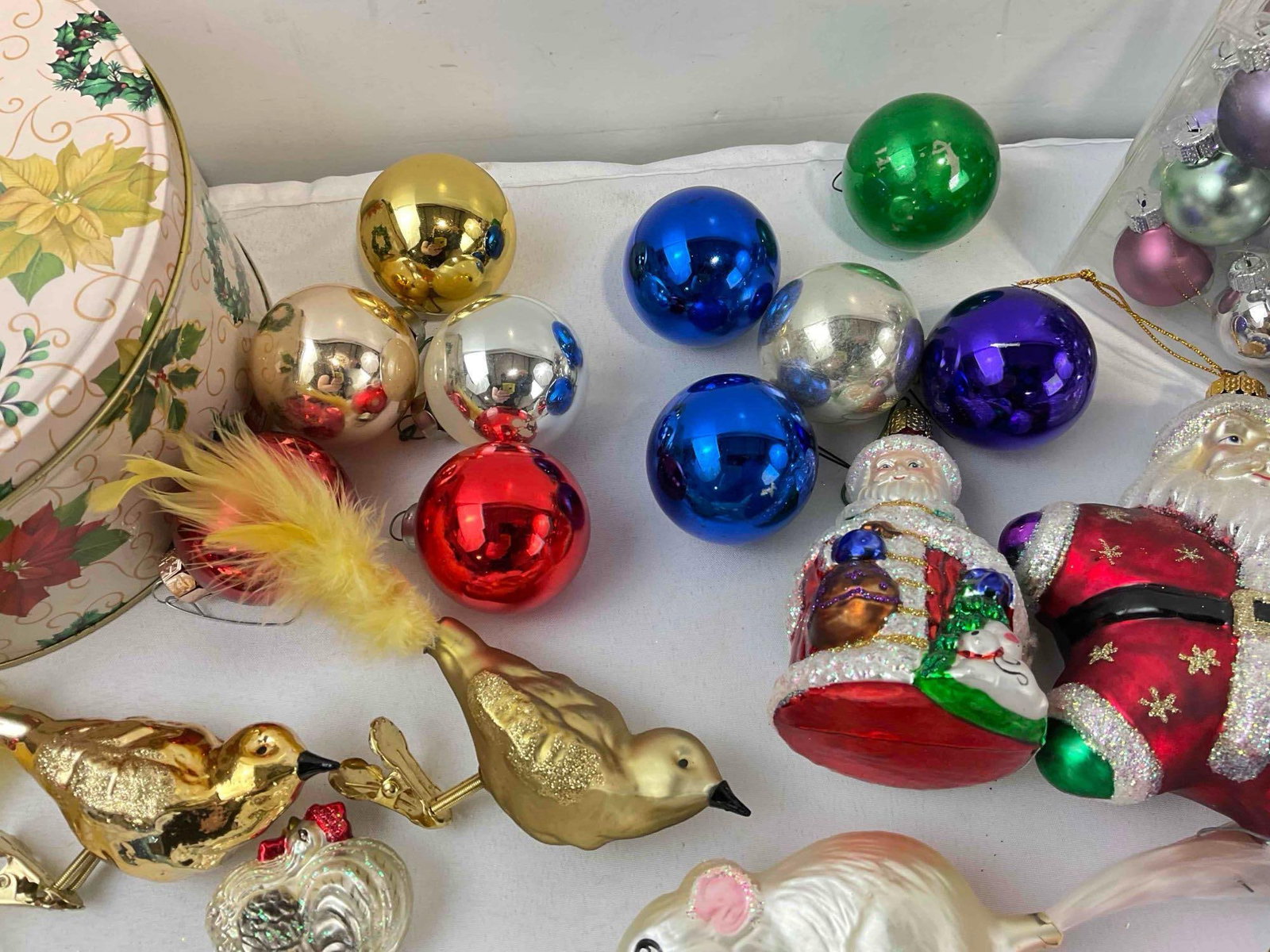 26 pcs Christmas Decoration Collection, incl. Glass Bauble Ornaments & Poinsettia Tin. See pics. - 5