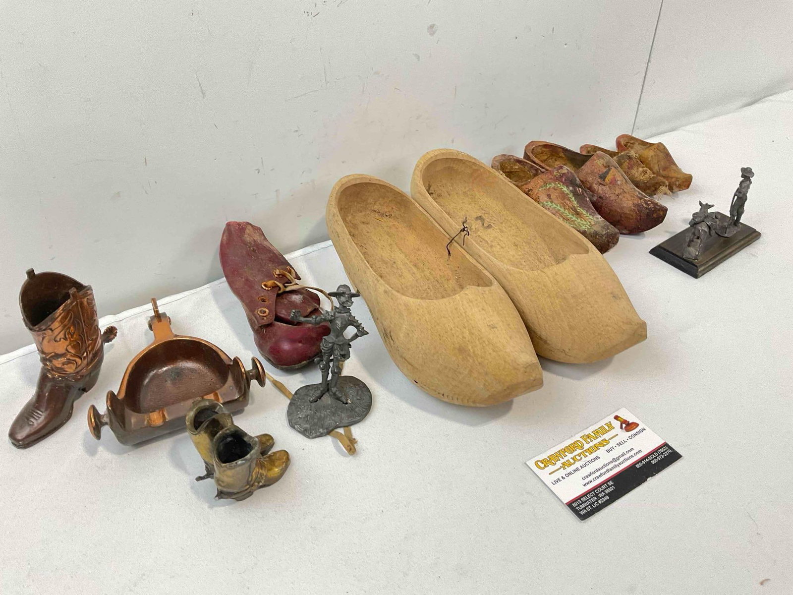 9 pcs Vintage Decorative Assortment, incl. Wooden Clogs, Metal Figurines & More! See pics. - 2