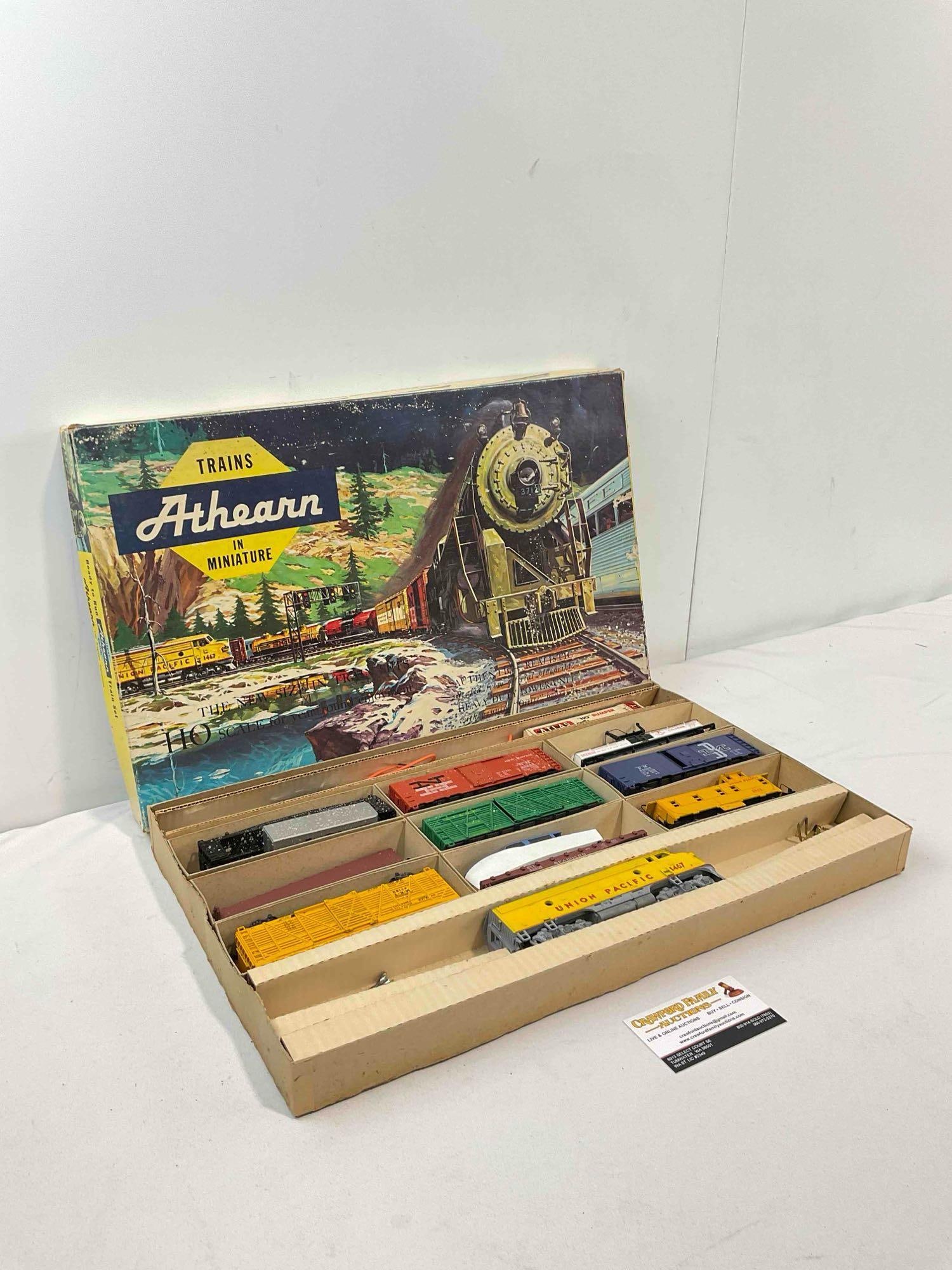 Vintage Athearn H. O. Gauge Model Train Car Set in Original Box. Fair Condition. See pics. - 2
