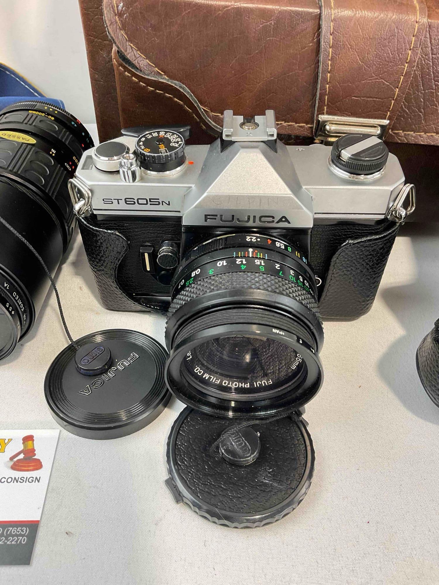8 pcs Vintage Camera Equipment, incl. Fujica ST605N 35mm Camera w/ Fujinon 55mm Lens. - 5