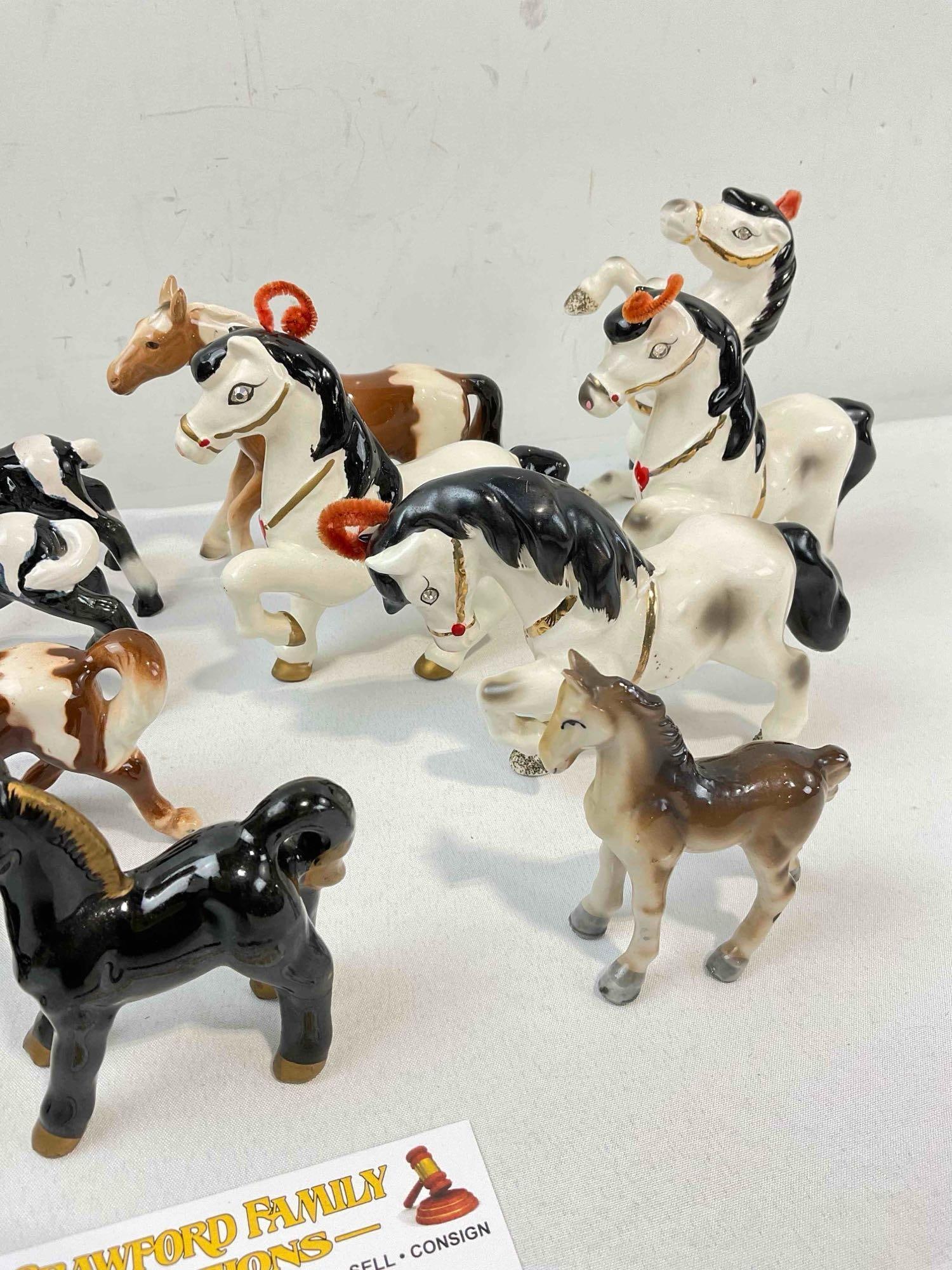 12 pcs Vintage Ceramic Horse Figurines. Paints, Circus Horses, And More! Good Condition. See pics. - 5