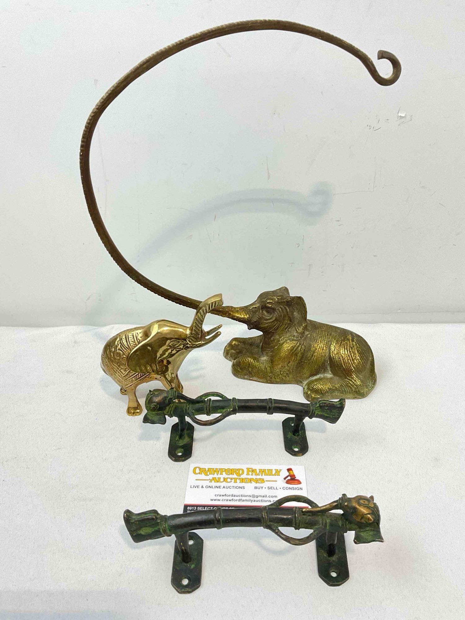 4 pcs Vintage Brass Elephant Decor, incl. Planter Hanger, Figurine & 2x Drawer Pulls. See pics. (1 of 8)