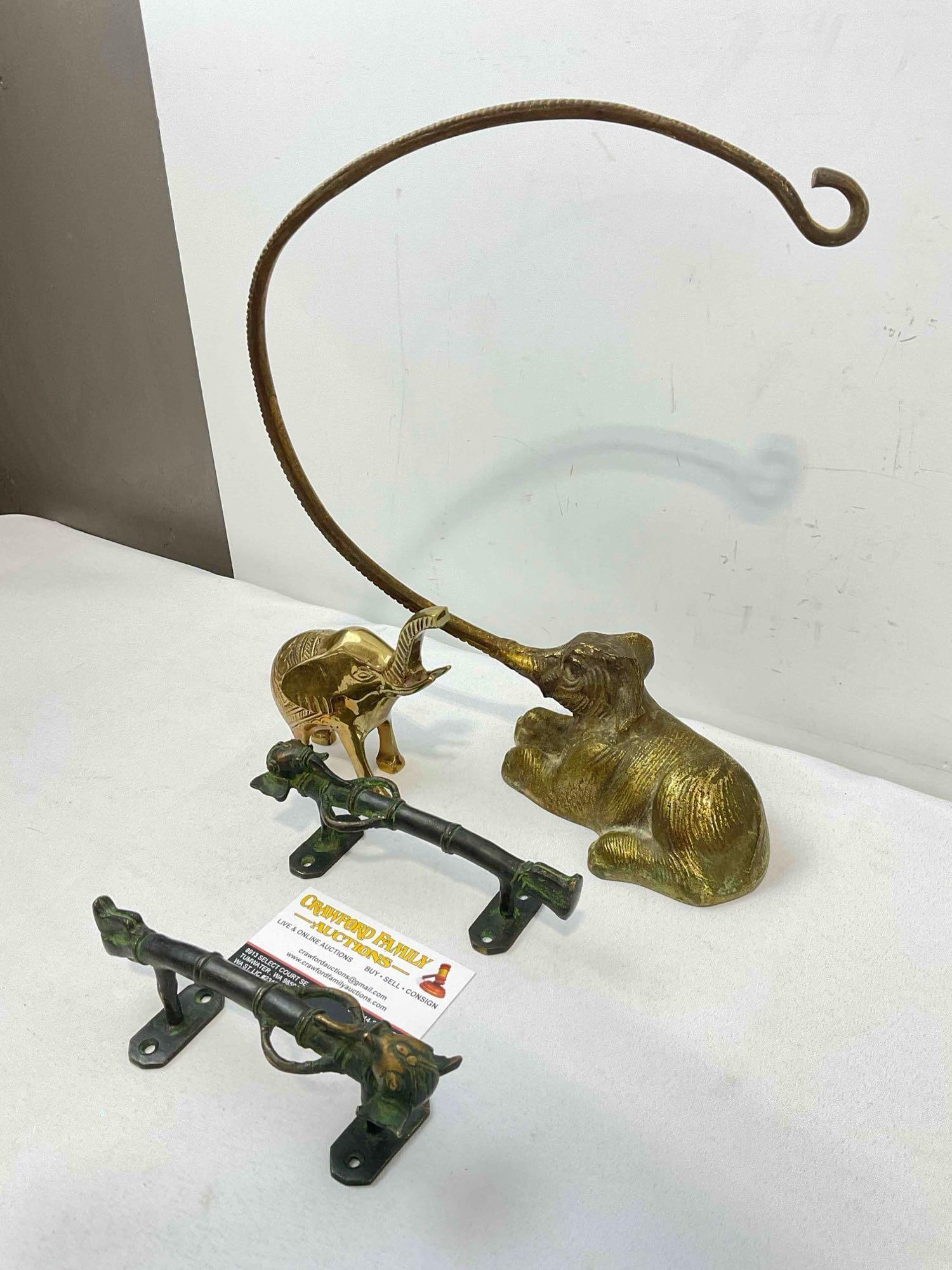 4 pcs Vintage Brass Elephant Decor, incl. Planter Hanger, Figurine & 2x Drawer Pulls. See pics. - 3