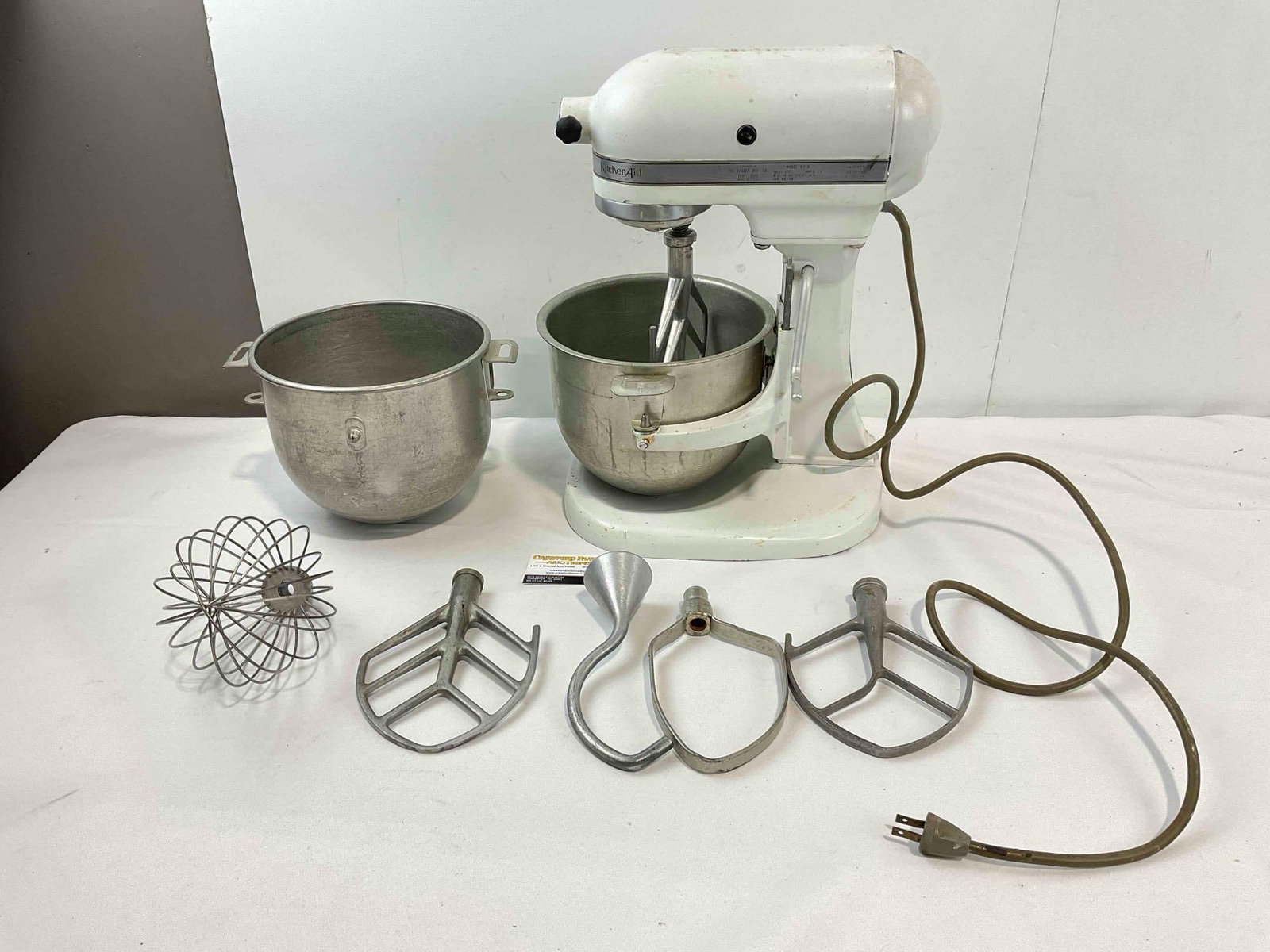 Vintage KitchenAid White 10 Speed Stand Mixer Model K5-A w/ Attachments. Tested, Works. (1 of 9)