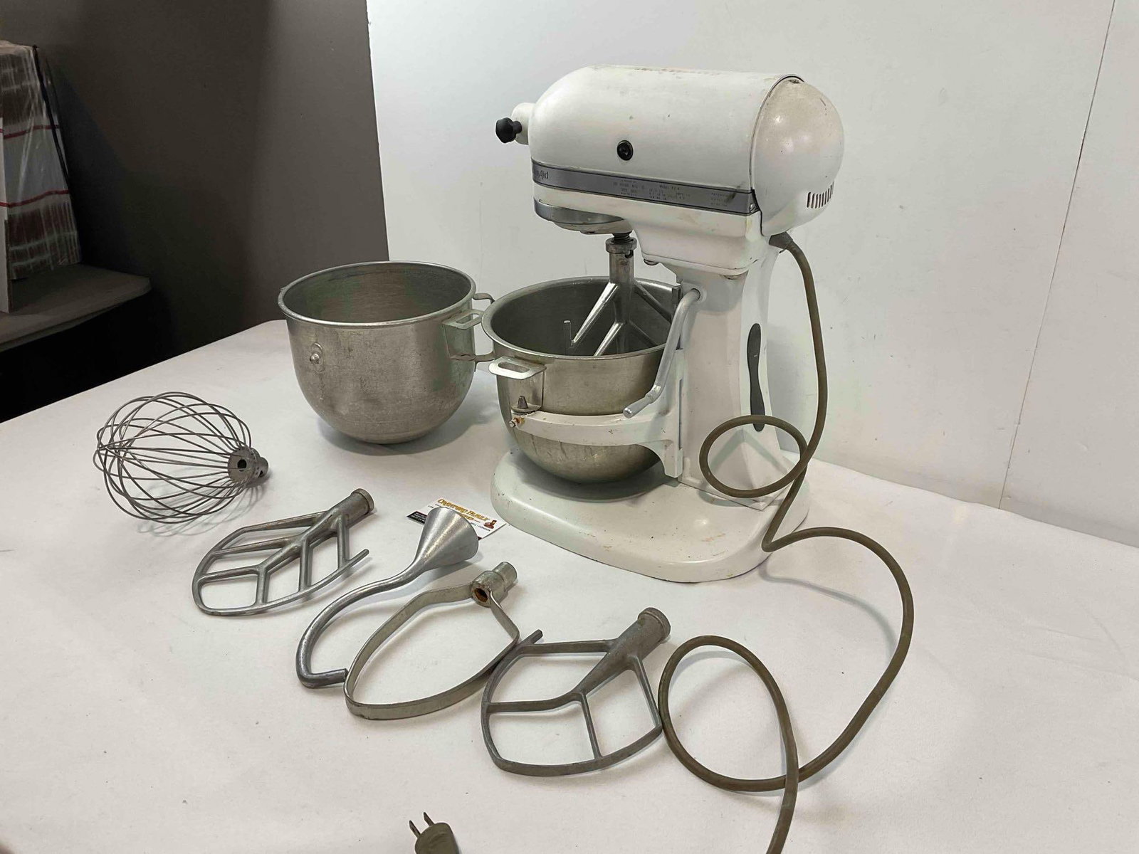 Vintage KitchenAid White 10 Speed Stand Mixer Model K5-A w/ Attachments. Tested, Works. - 3