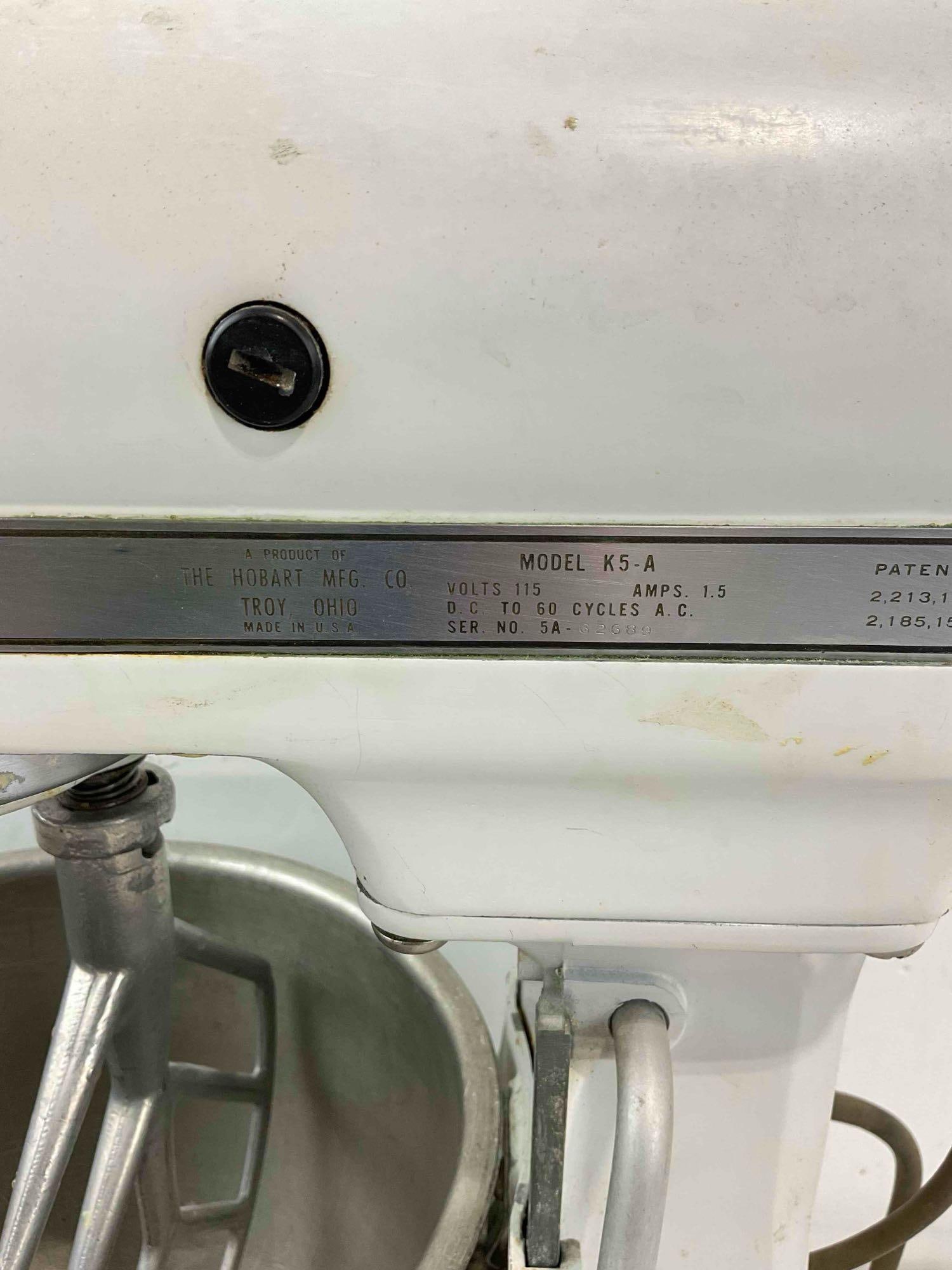 Vintage KitchenAid White 10 Speed Stand Mixer Model K5-A w/ Attachments. Tested, Works. - 4
